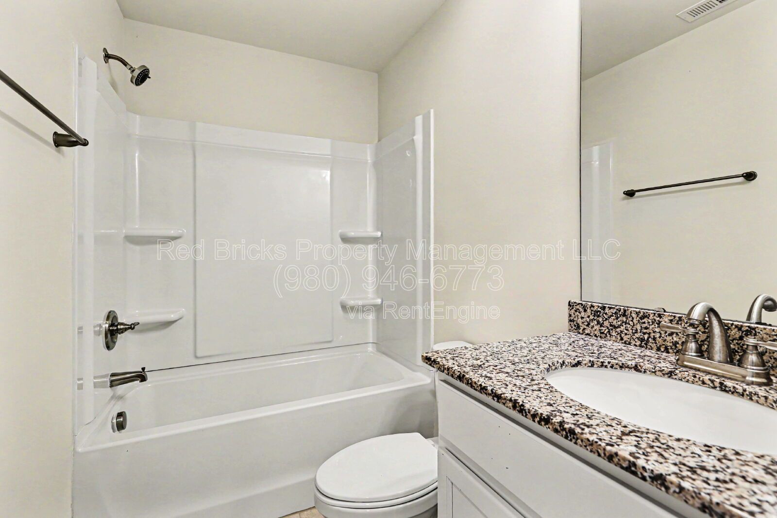 Beautiful 2-Story Townhome in Sherrills Ford! property image
