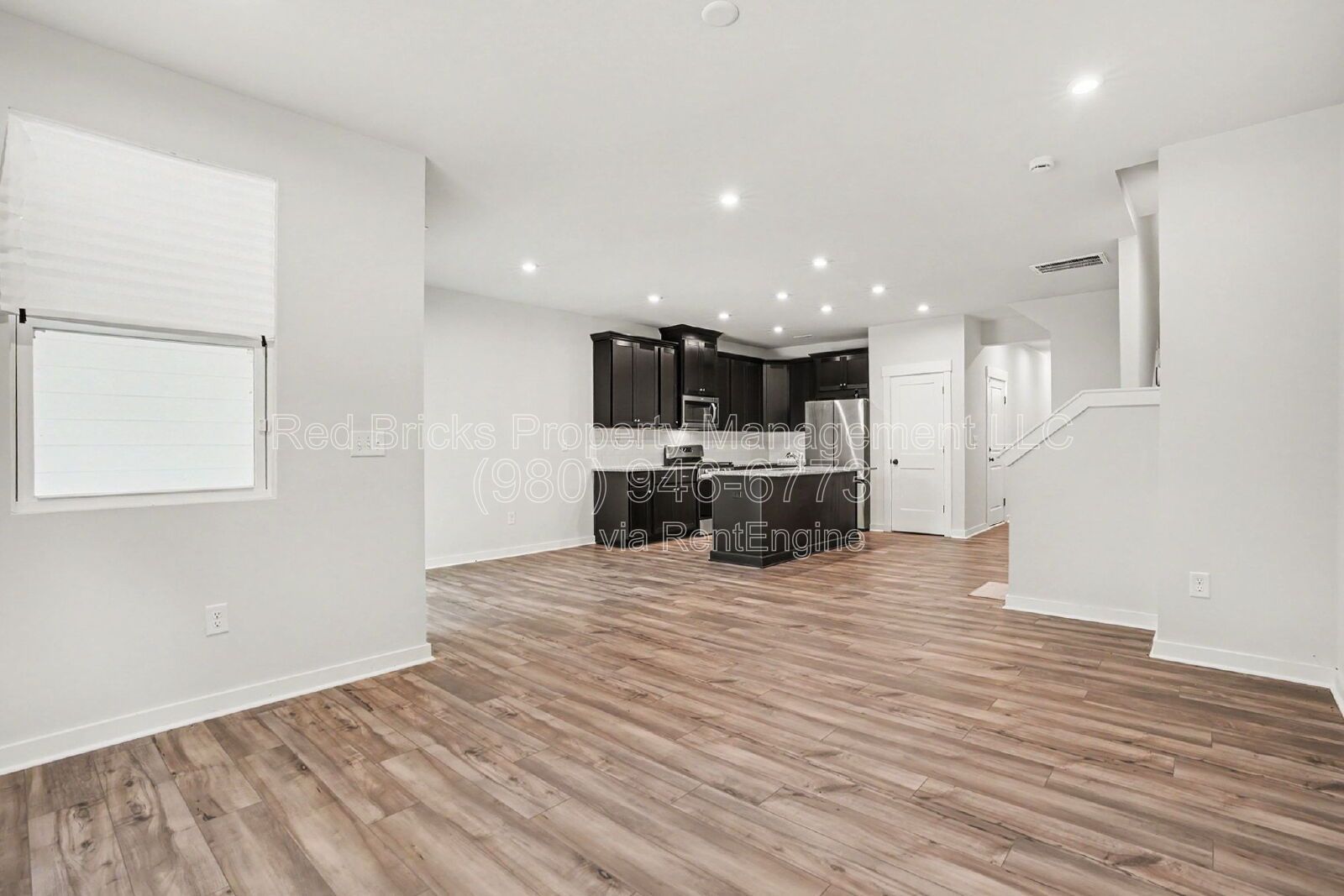 Beautiful 3-Story Townhome Near Davis Lake! property image