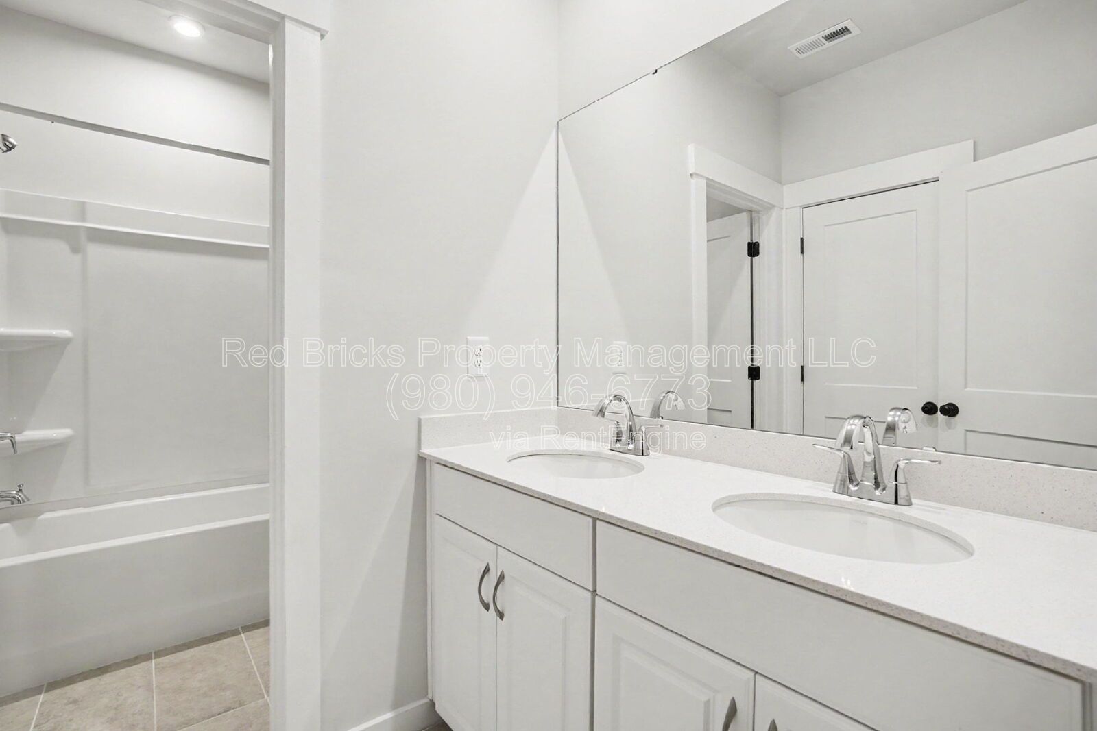 Beautiful 3-Story Townhome Near Davis Lake! property image