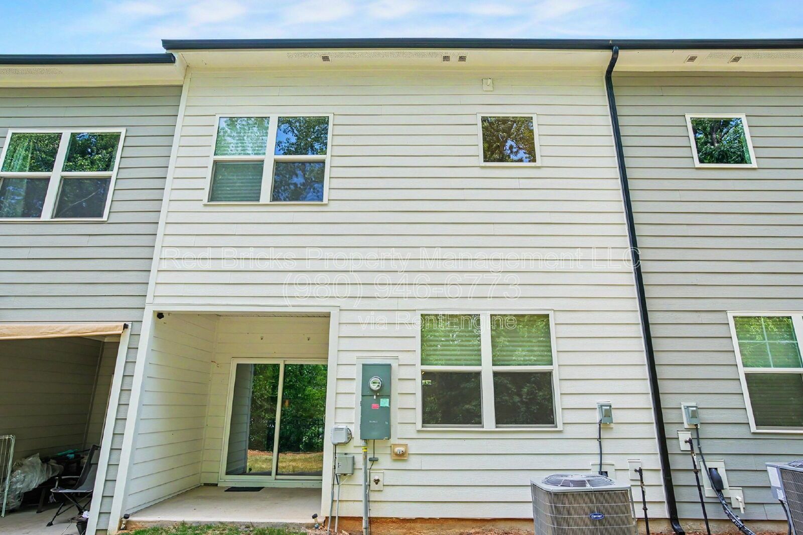 Beautiful 3-Story Townhome Near Davis Lake! property image