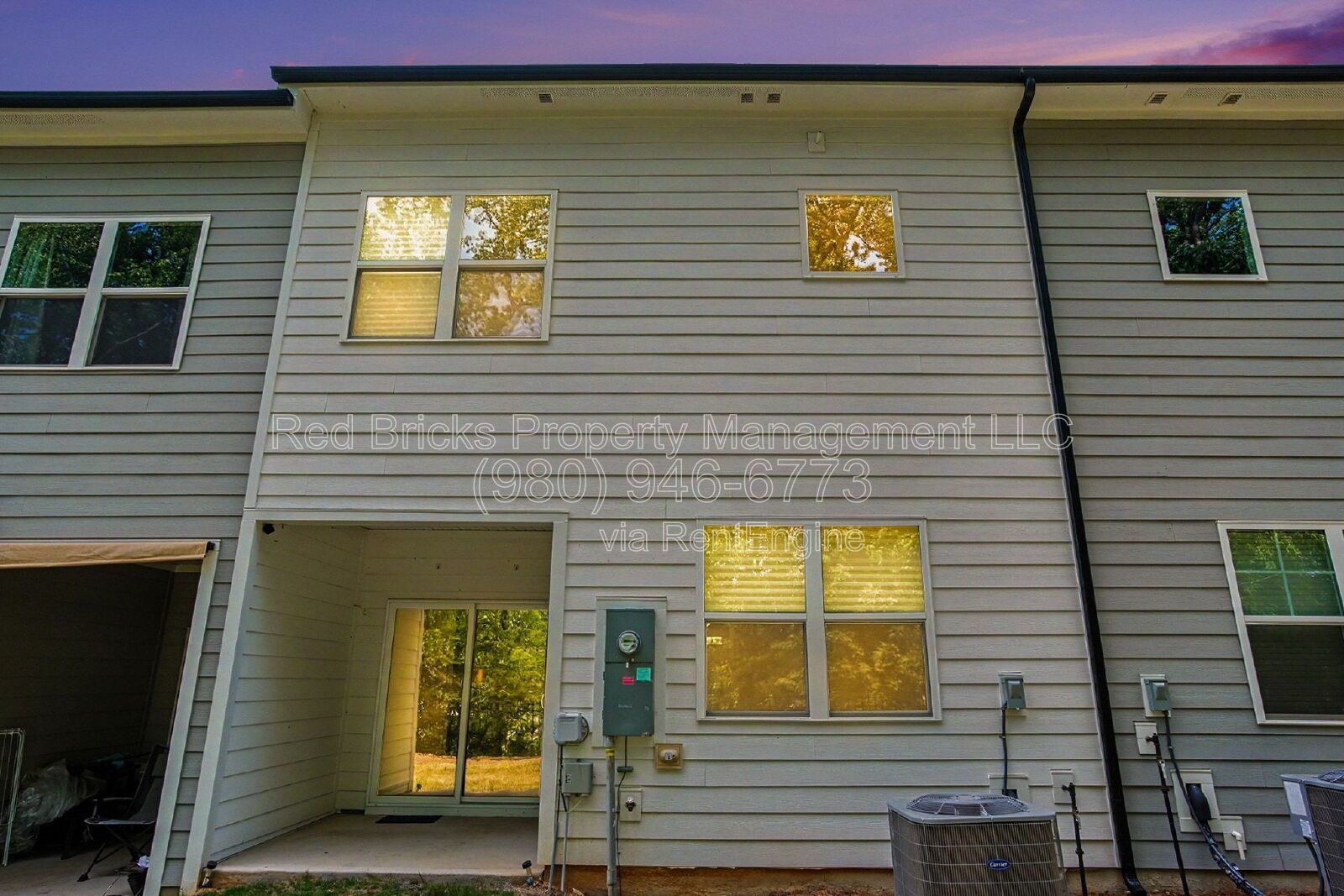 Beautiful 3-Story Townhome Near Davis Lake! property image