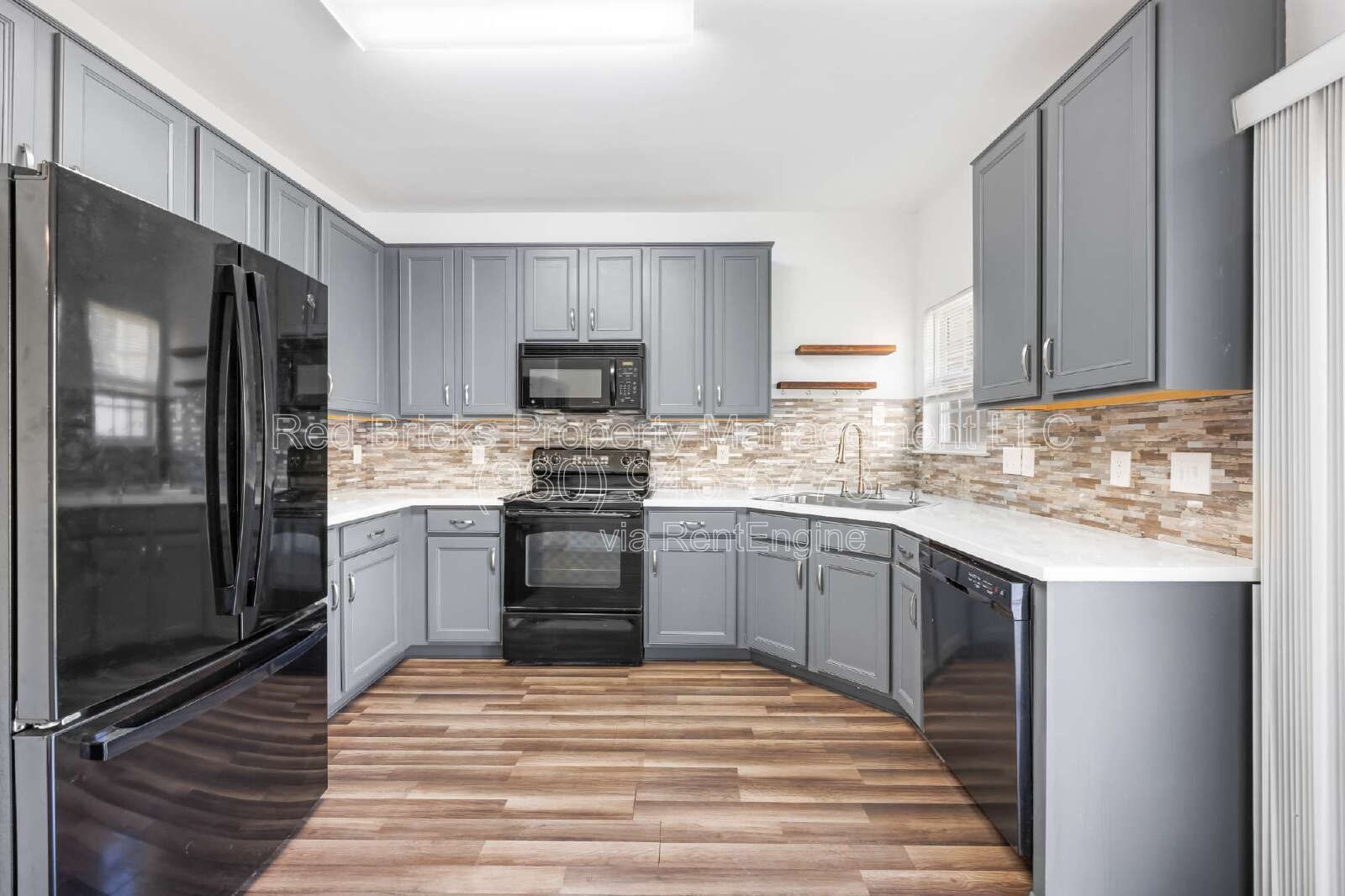 Stylish End-Unit Townhome Near Uptown – Available June 16! property image