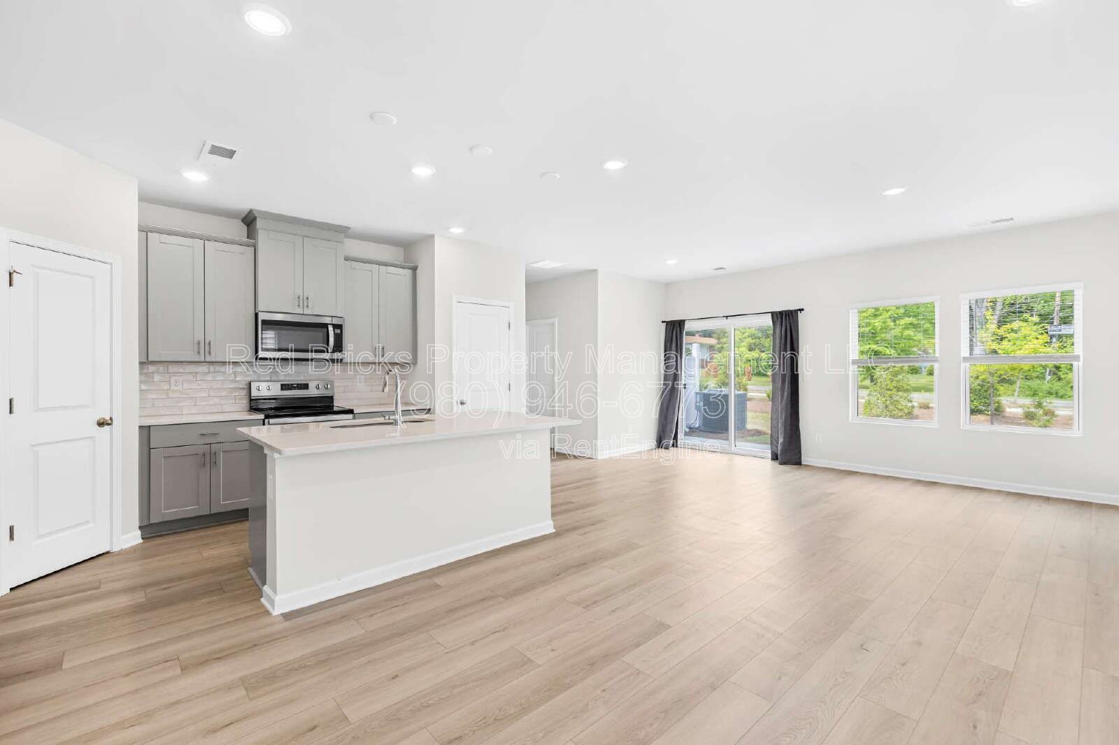 Modern End-Unit Townhome in Belterra – Available July 16! property image