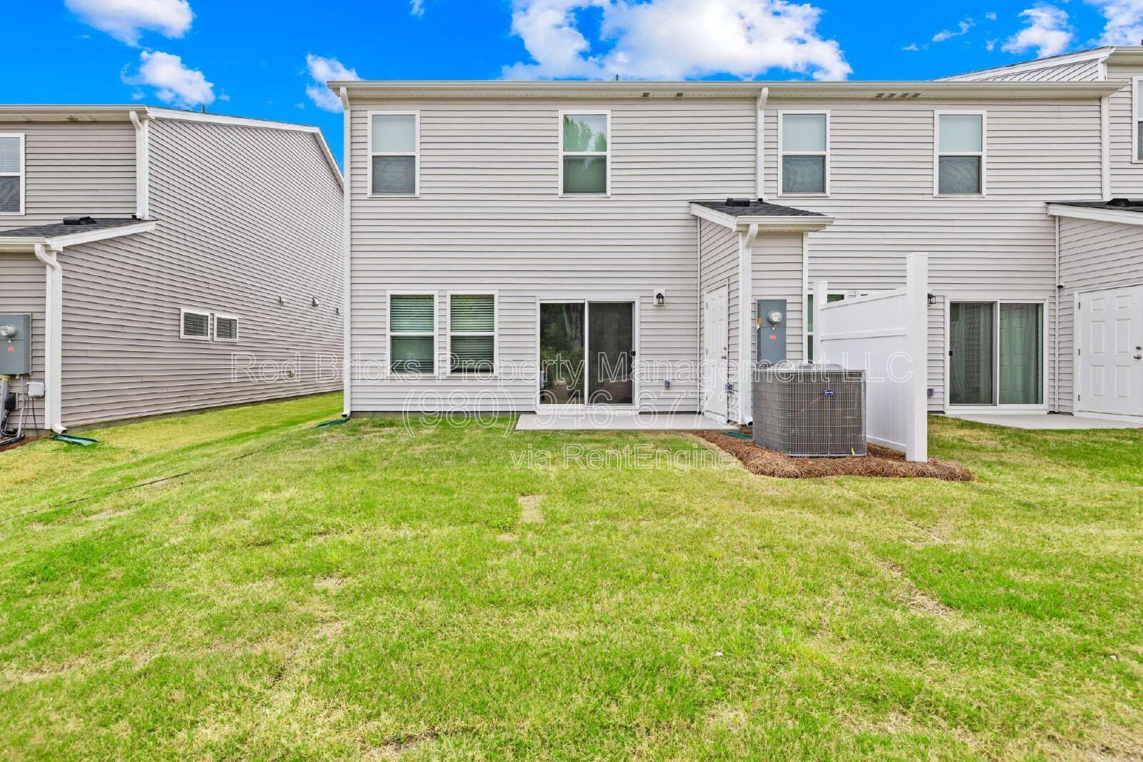 Modern End-Unit Townhome in Belterra – Available July 16! property image