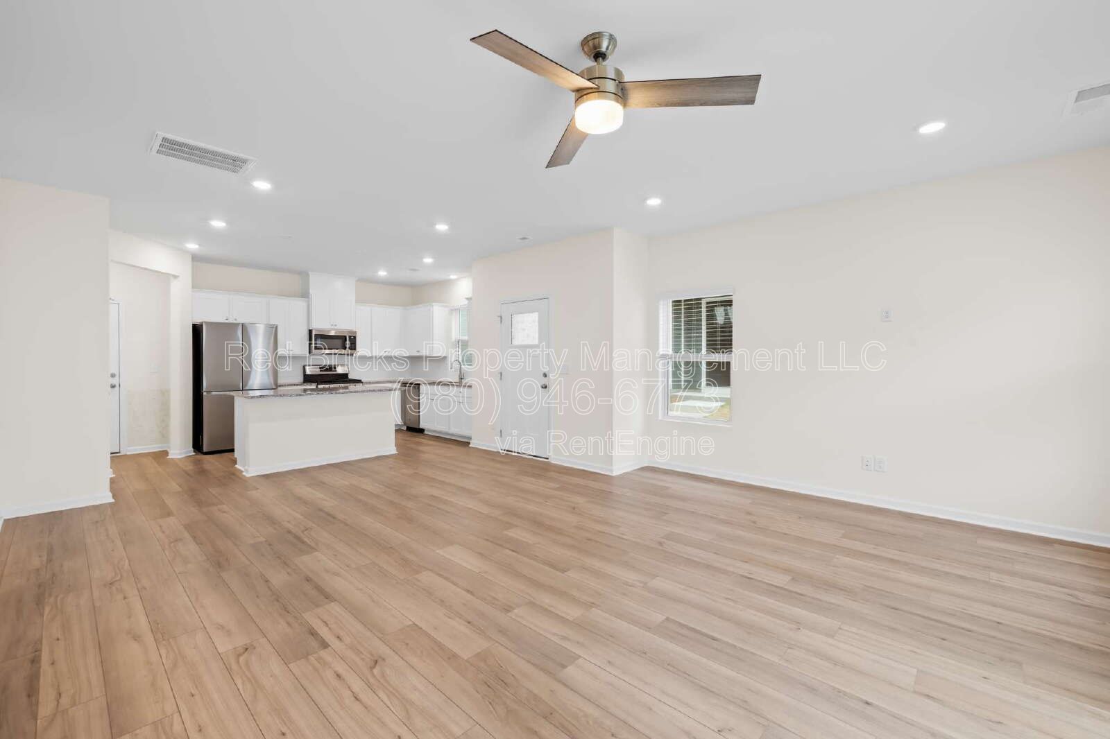 Like-New End-Unit Townhome in Aberdeen – Available July 16! property image