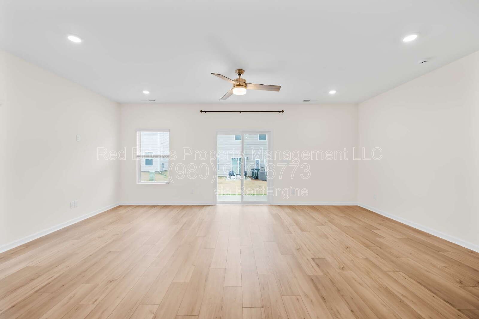 Like-New End-Unit Townhome in Aberdeen – Available July 16! property image
