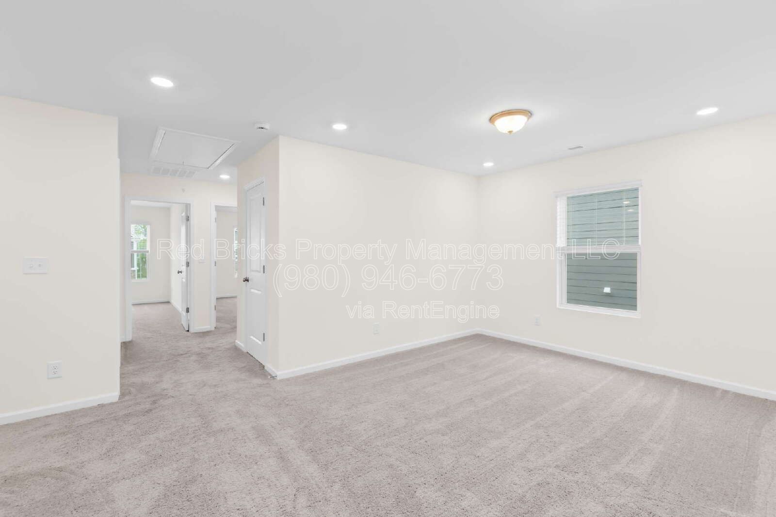 Like-New End-Unit Townhome in Aberdeen – Available July 16! property image