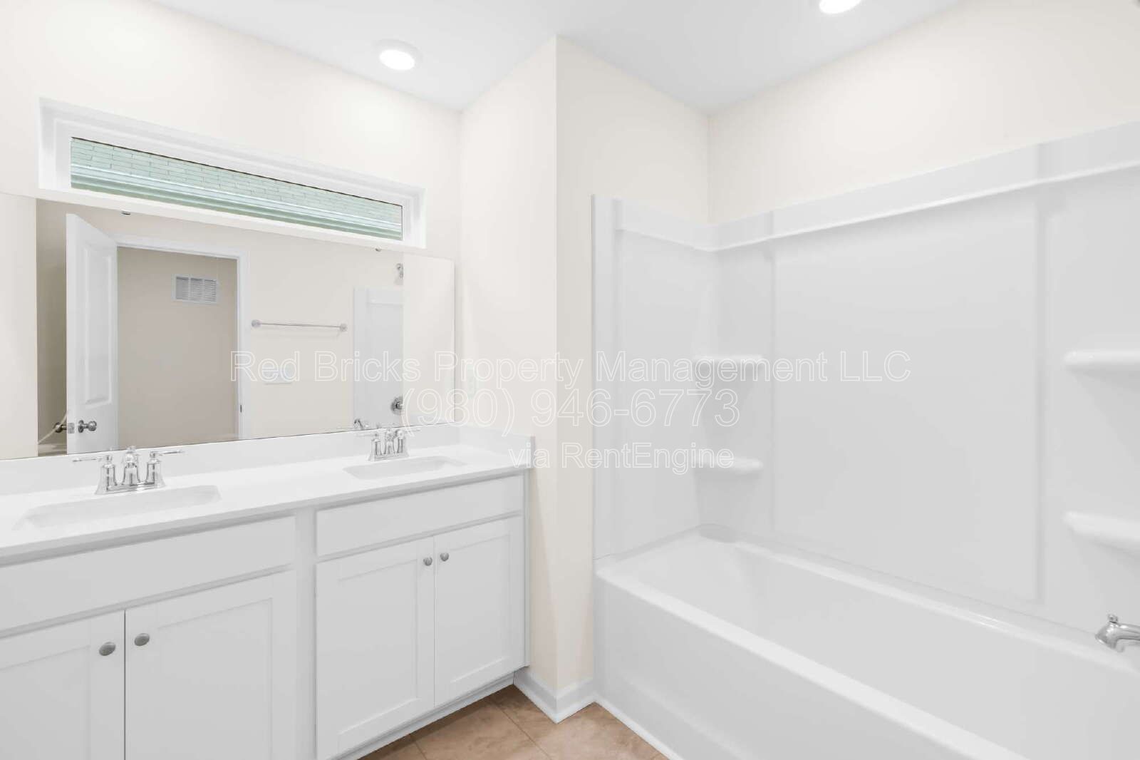 Like-New End-Unit Townhome in Aberdeen – Available July 16! property image