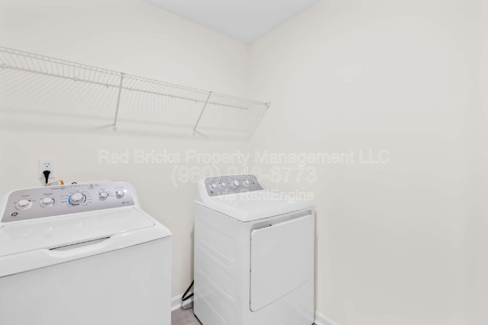 Like-New End-Unit Townhome in Aberdeen – Available July 16! property image