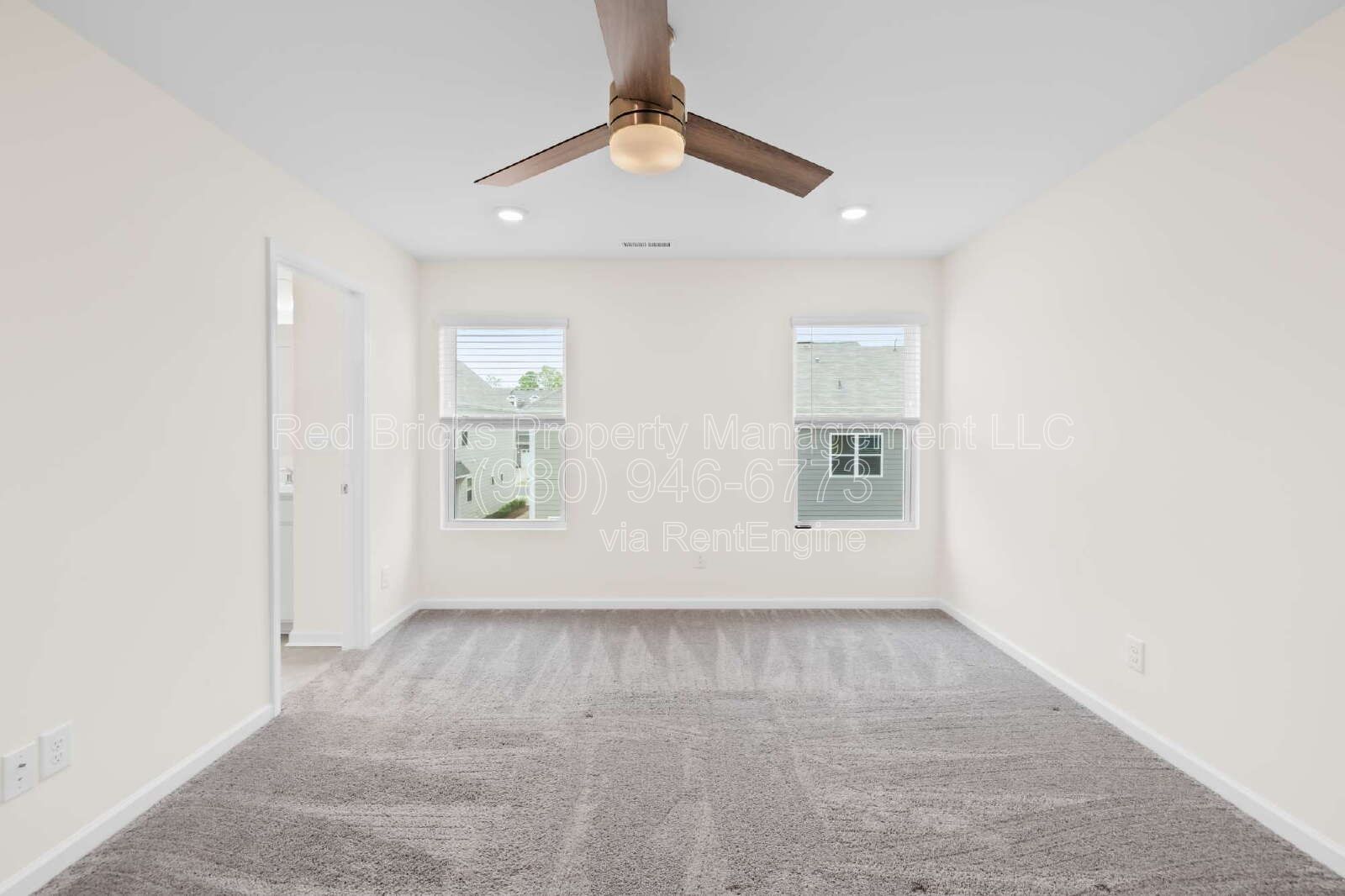 Like-New End-Unit Townhome in Aberdeen – Available July 16! property image