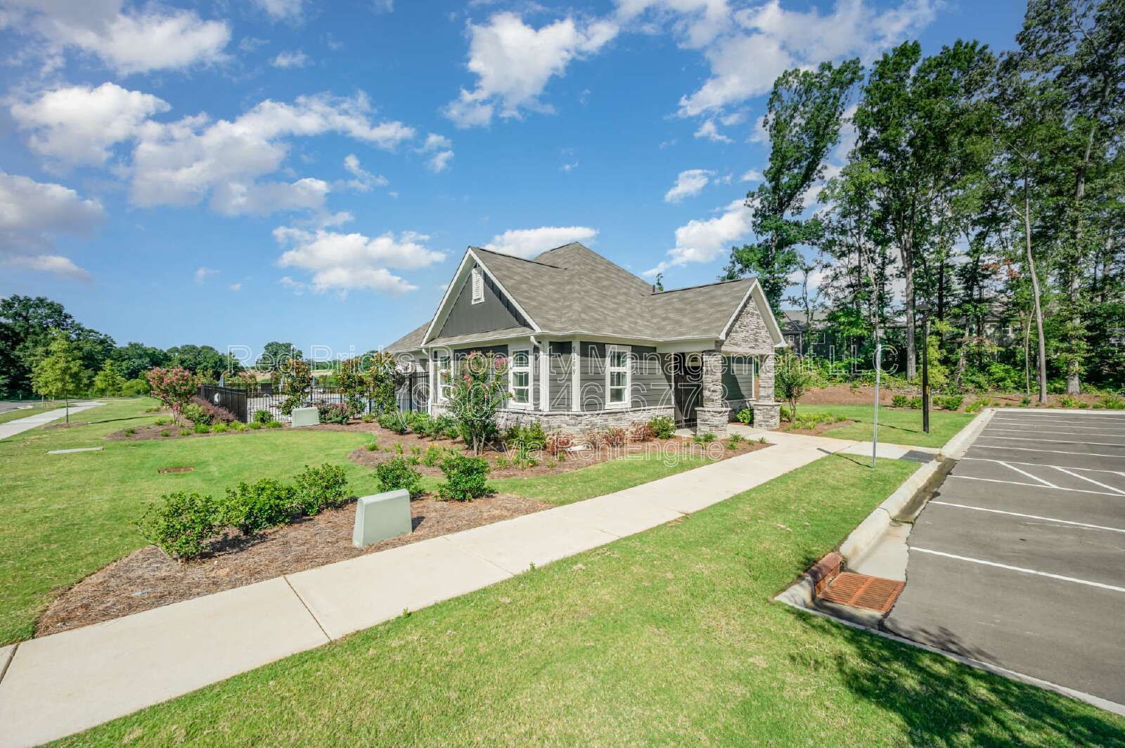 Like-New End-Unit Townhome in Aberdeen – Available July 16! property image