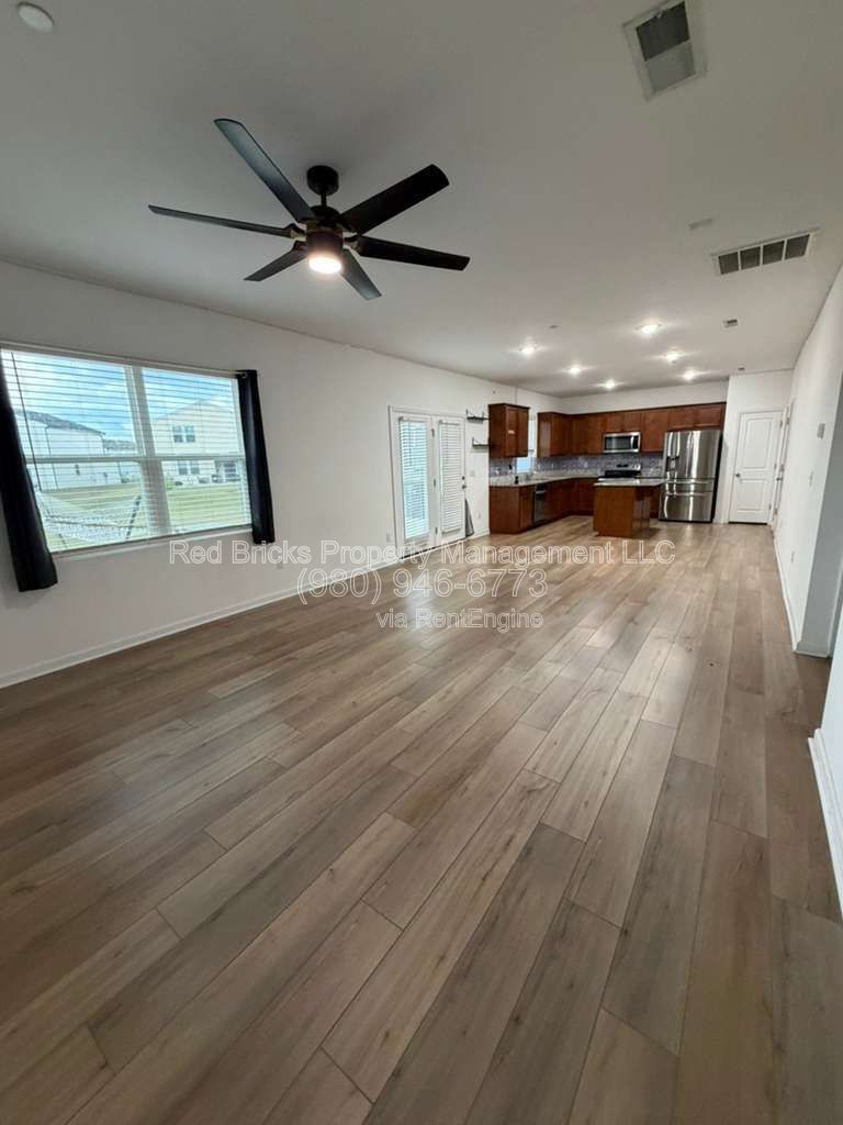 Stylish 2-Story Home Near Concord Mills! property image