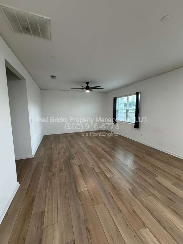 Stylish 2-Story Home Near Concord Mills! property image