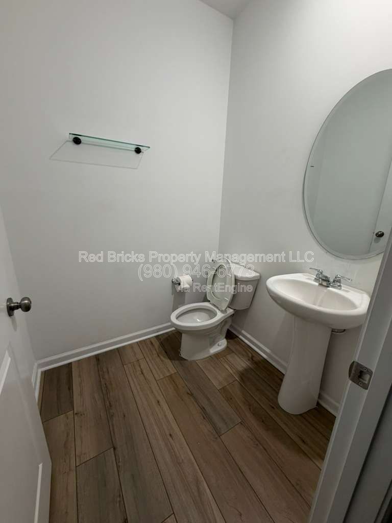 Stylish 2-Story Home Near Concord Mills! property image