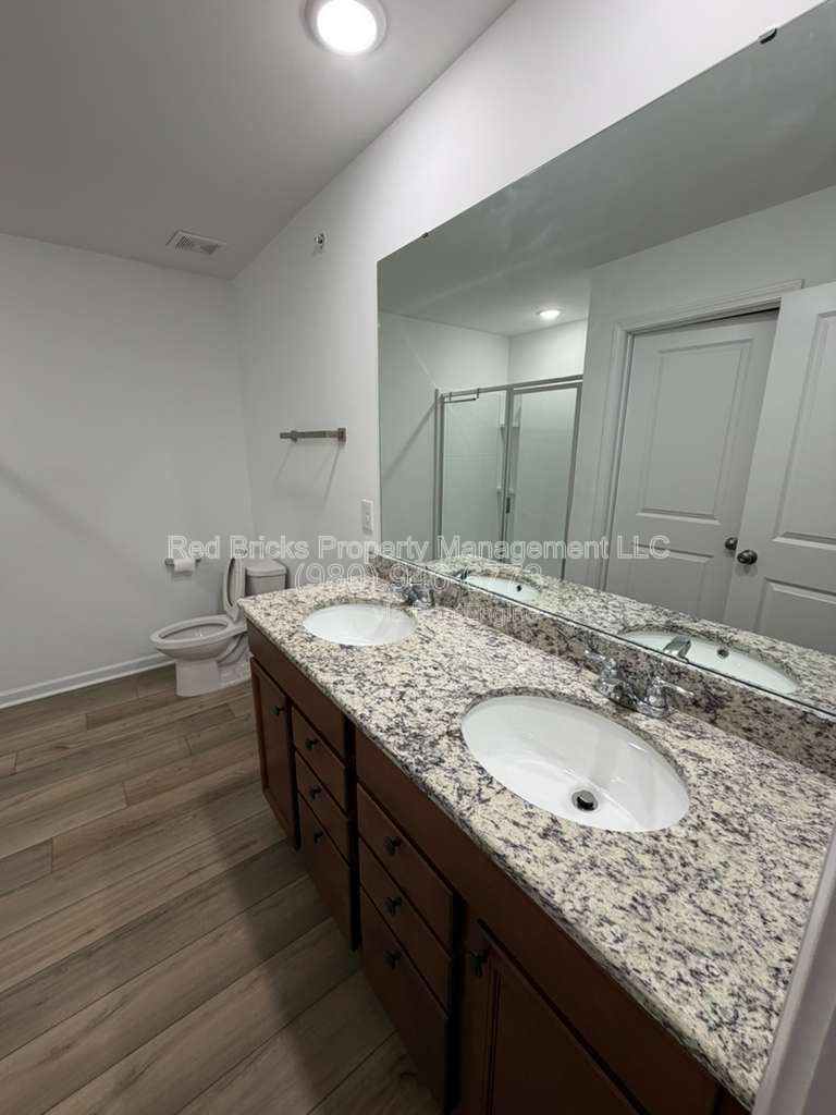Stylish 2-Story Home Near Concord Mills! property image