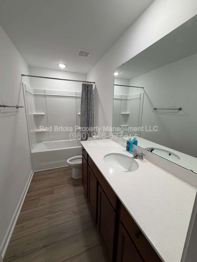 Stylish 2-Story Home Near Concord Mills! property image