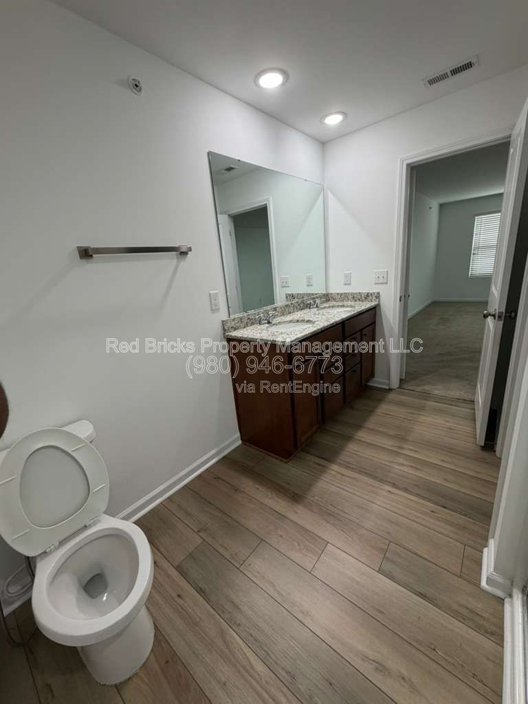 Stylish 2-Story Home Near Concord Mills! property image