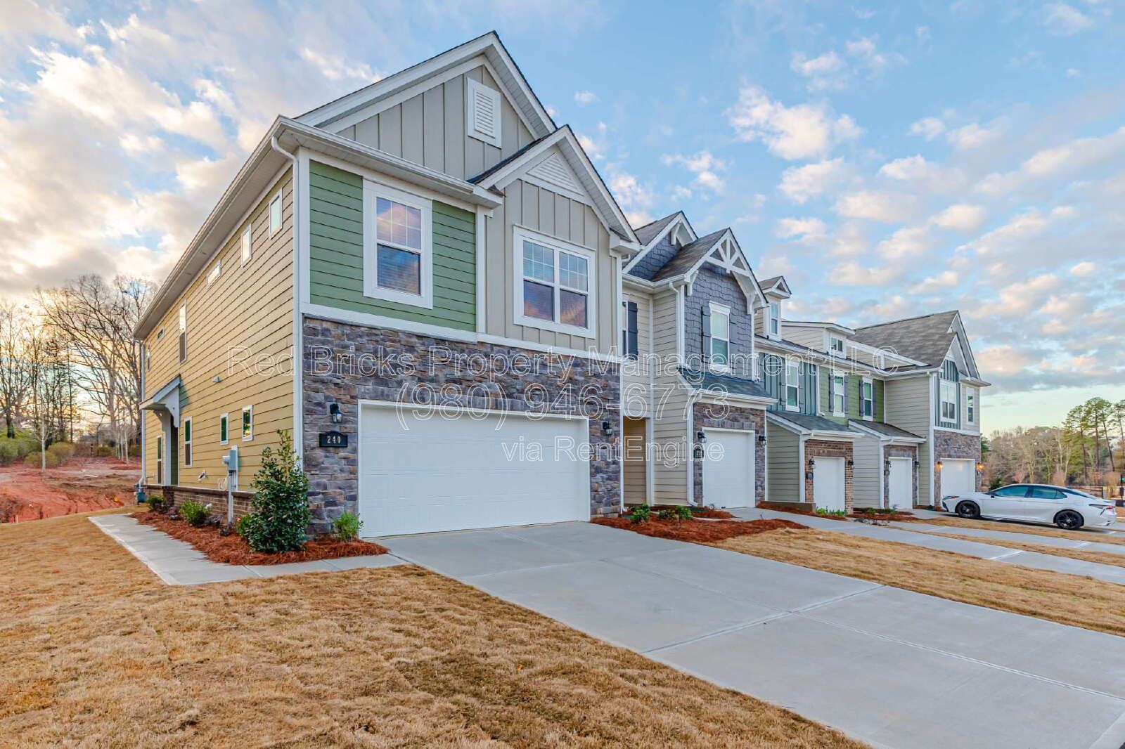 Like-New End-Unit Townhome | 3BR, 2-Car Garage | Available May 15 property image