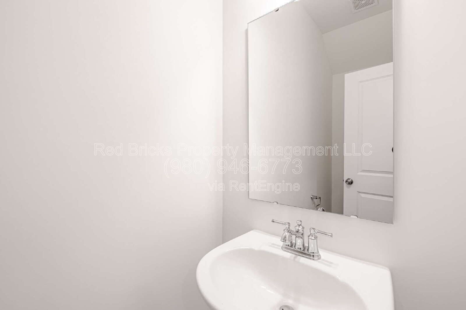 Like-New End-Unit Townhome | 3BR, 2-Car Garage | Available May 15 property image