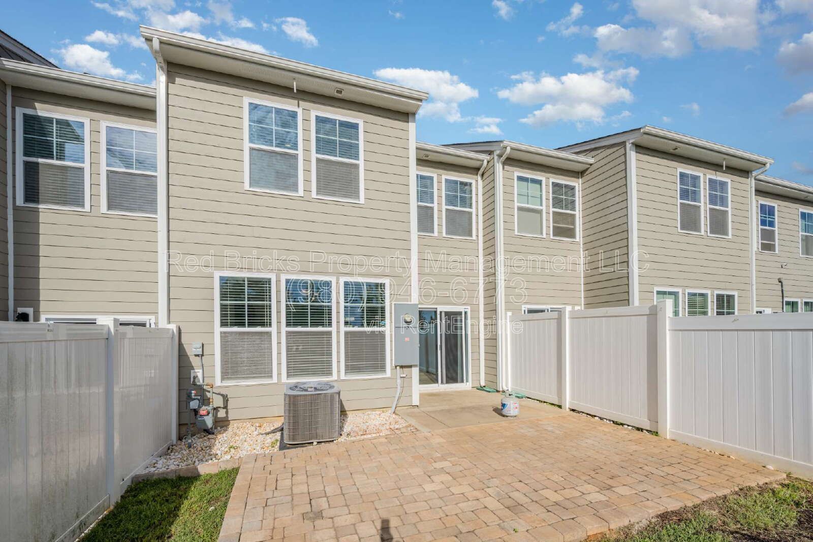 Modern Lake Wylie Townhome – Available July 18! property image