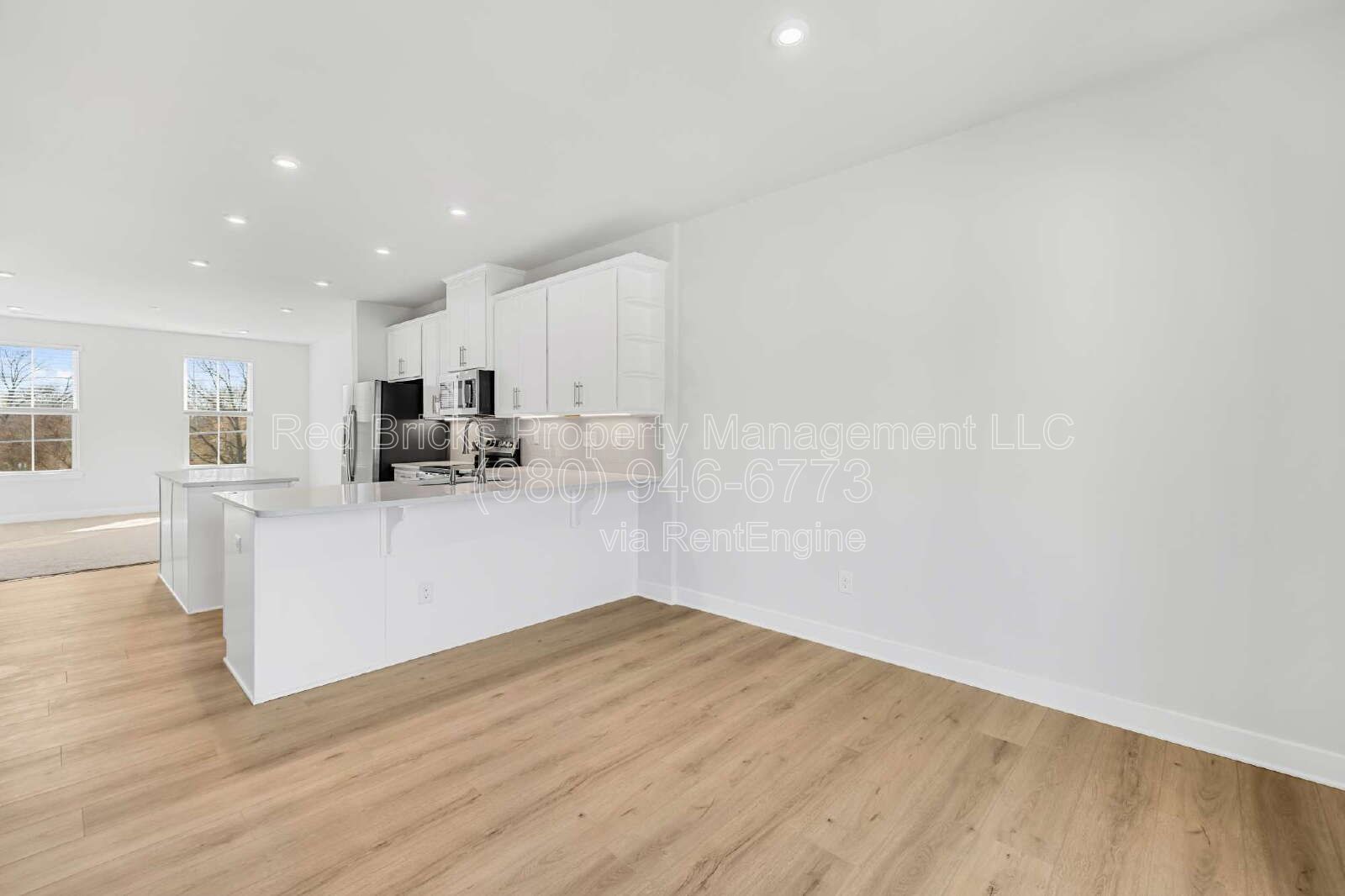 Modern Townhome | 3 Beds, 3.5 Baths, Prime Location! property image
