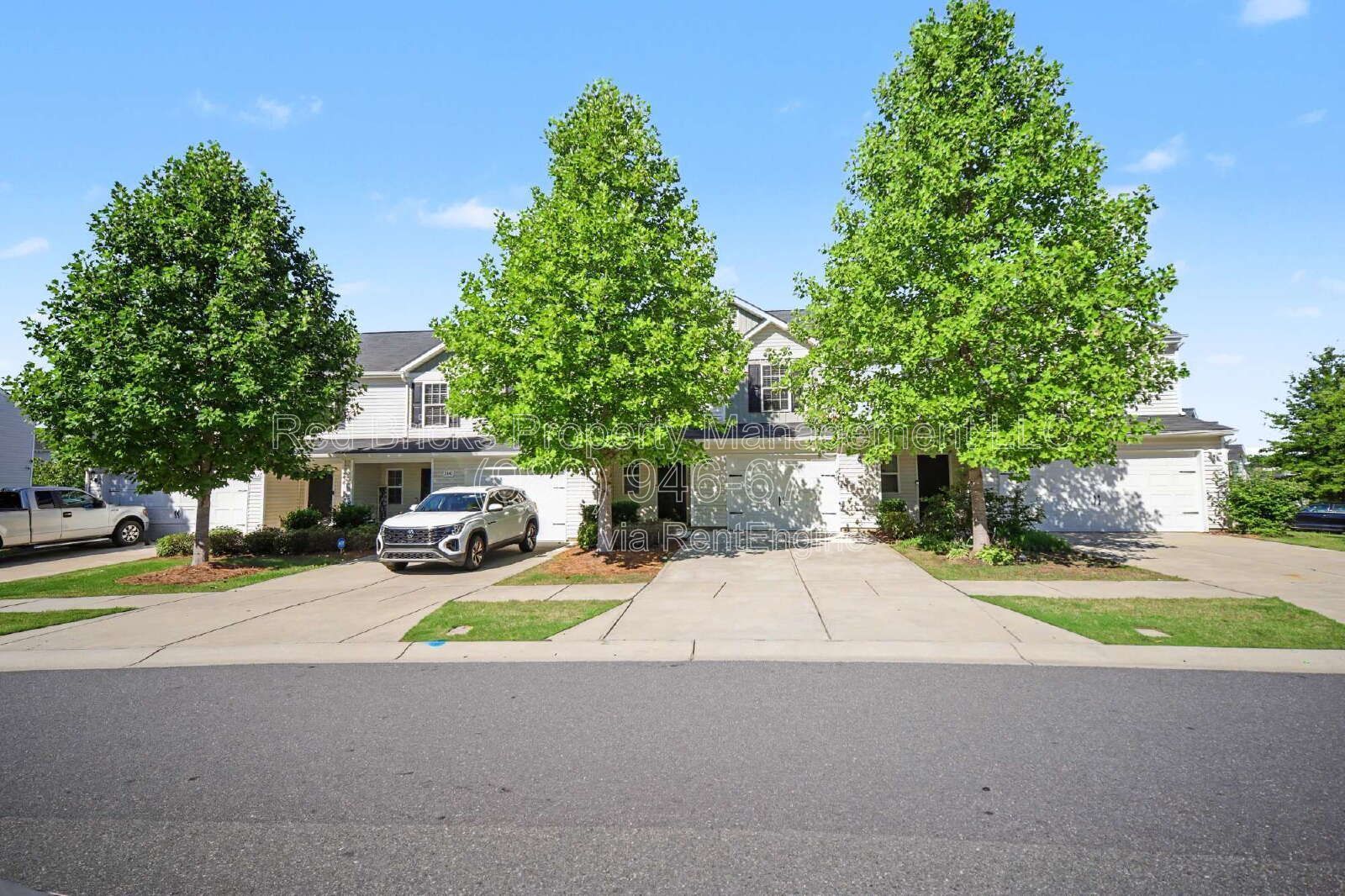 Beautiful 3BR Townhome with Loft & Garage – Available Now! property image