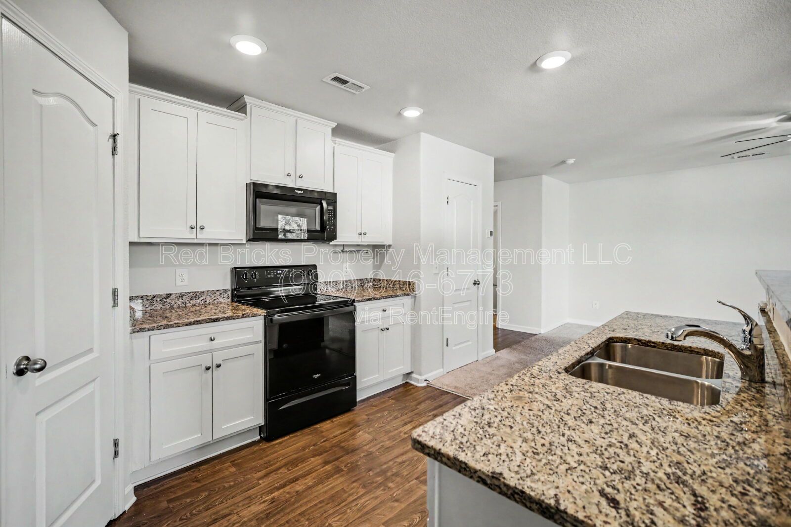 Beautiful 3BR Townhome with Loft & Garage – Available Now! property image