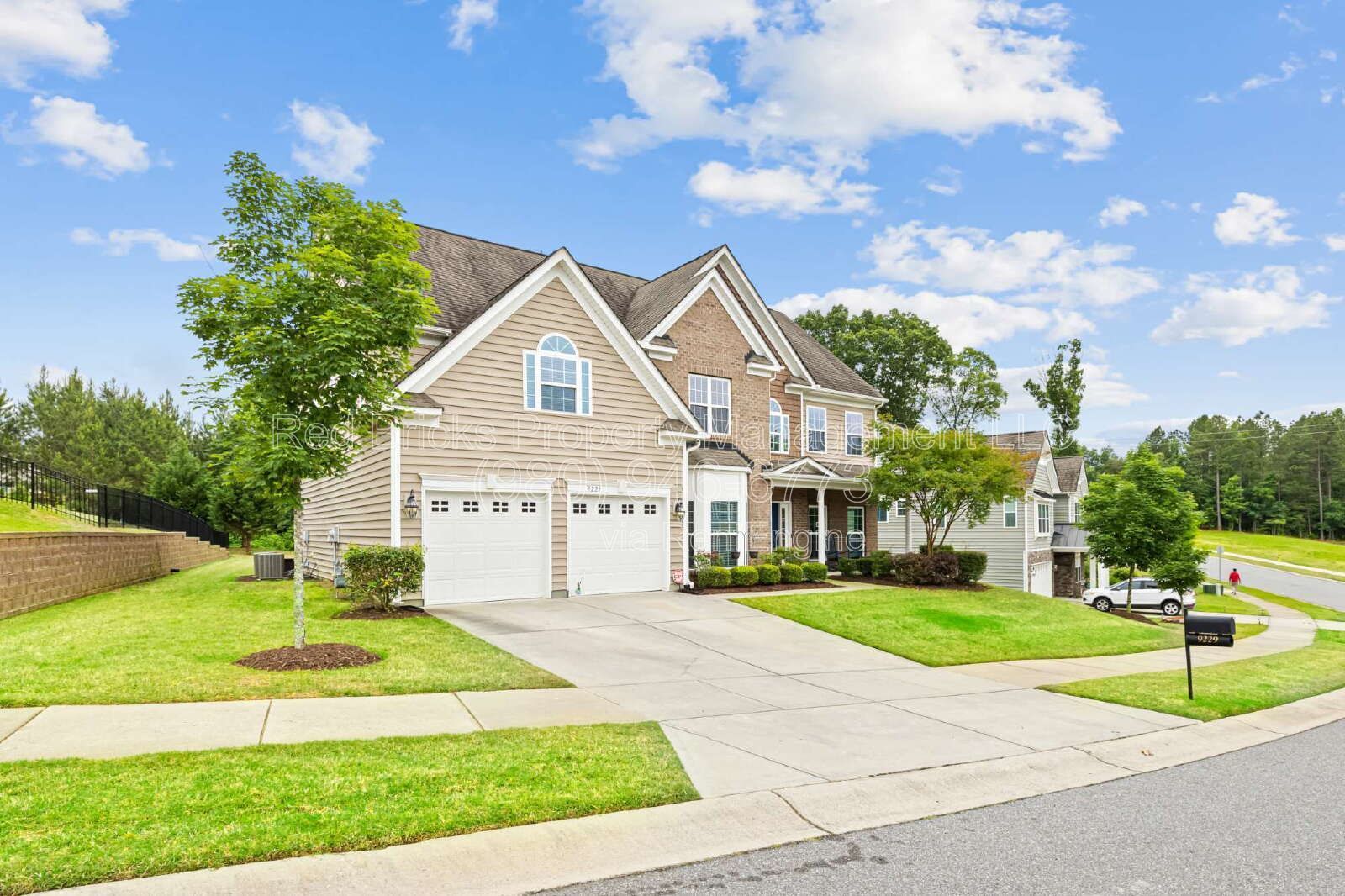 Spacious 5BR Home with Screened Porch & EV Charger! property image