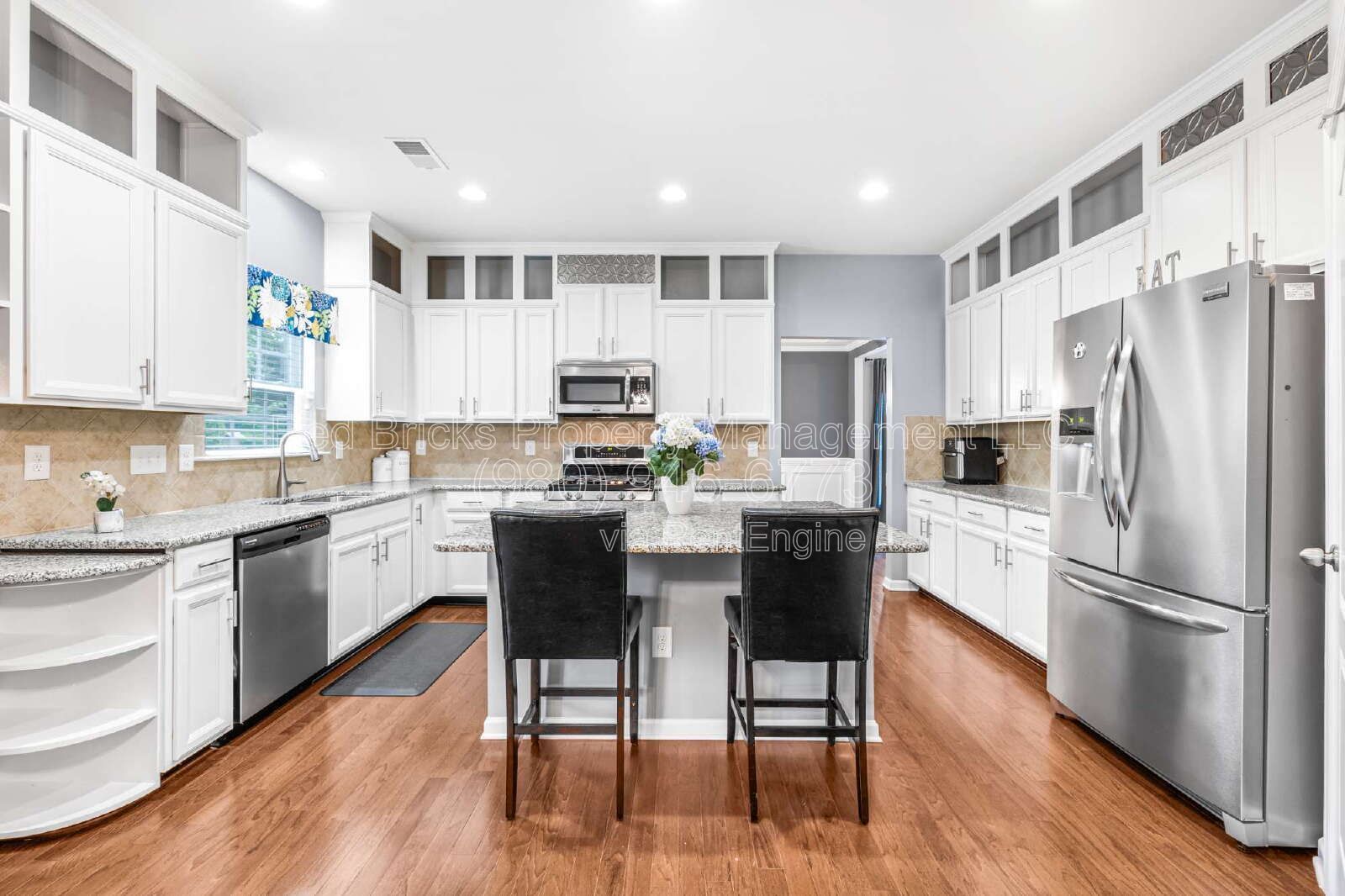 Spacious 5BR Home with Screened Porch & EV Charger! property image