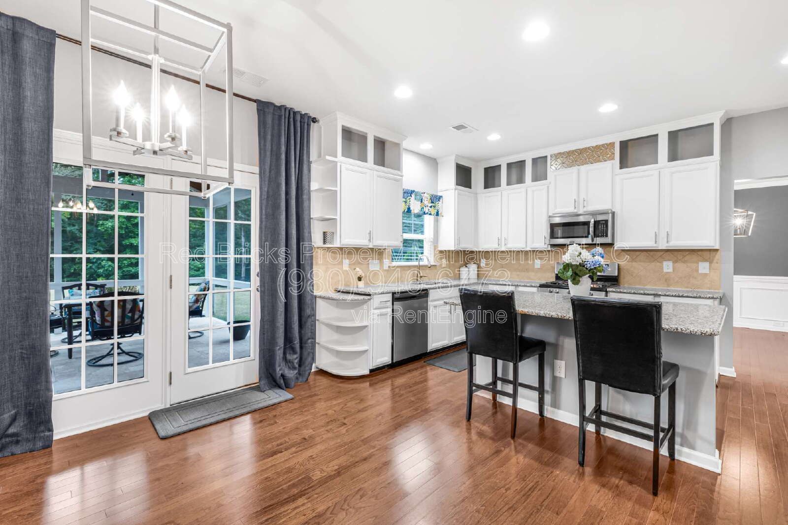 Spacious 5BR Home with Screened Porch & EV Charger! property image