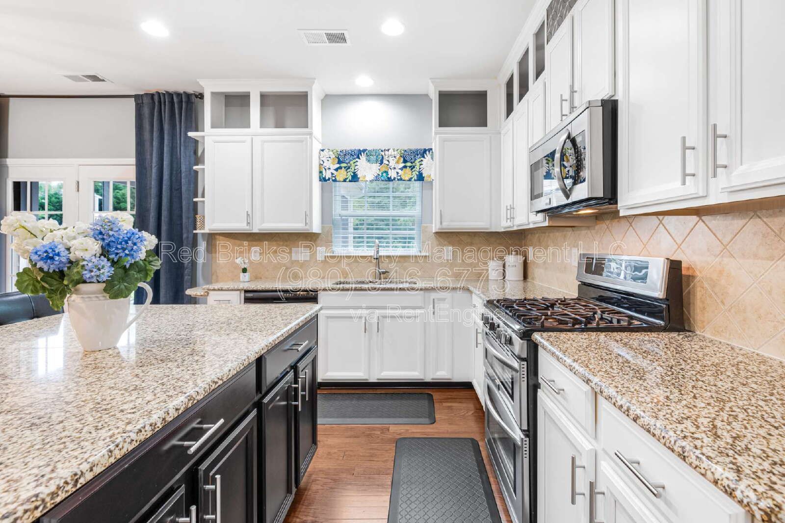 Spacious 5BR Home with Screened Porch & EV Charger! property image