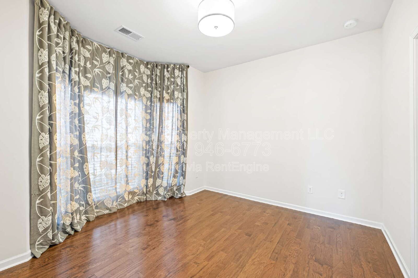 Spacious 5BR Home with Screened Porch & EV Charger! property image