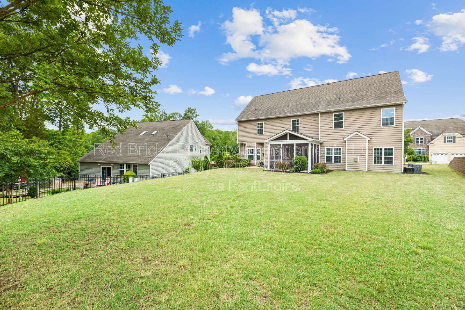 Spacious 5BR Home with Screened Porch & EV Charger! property image