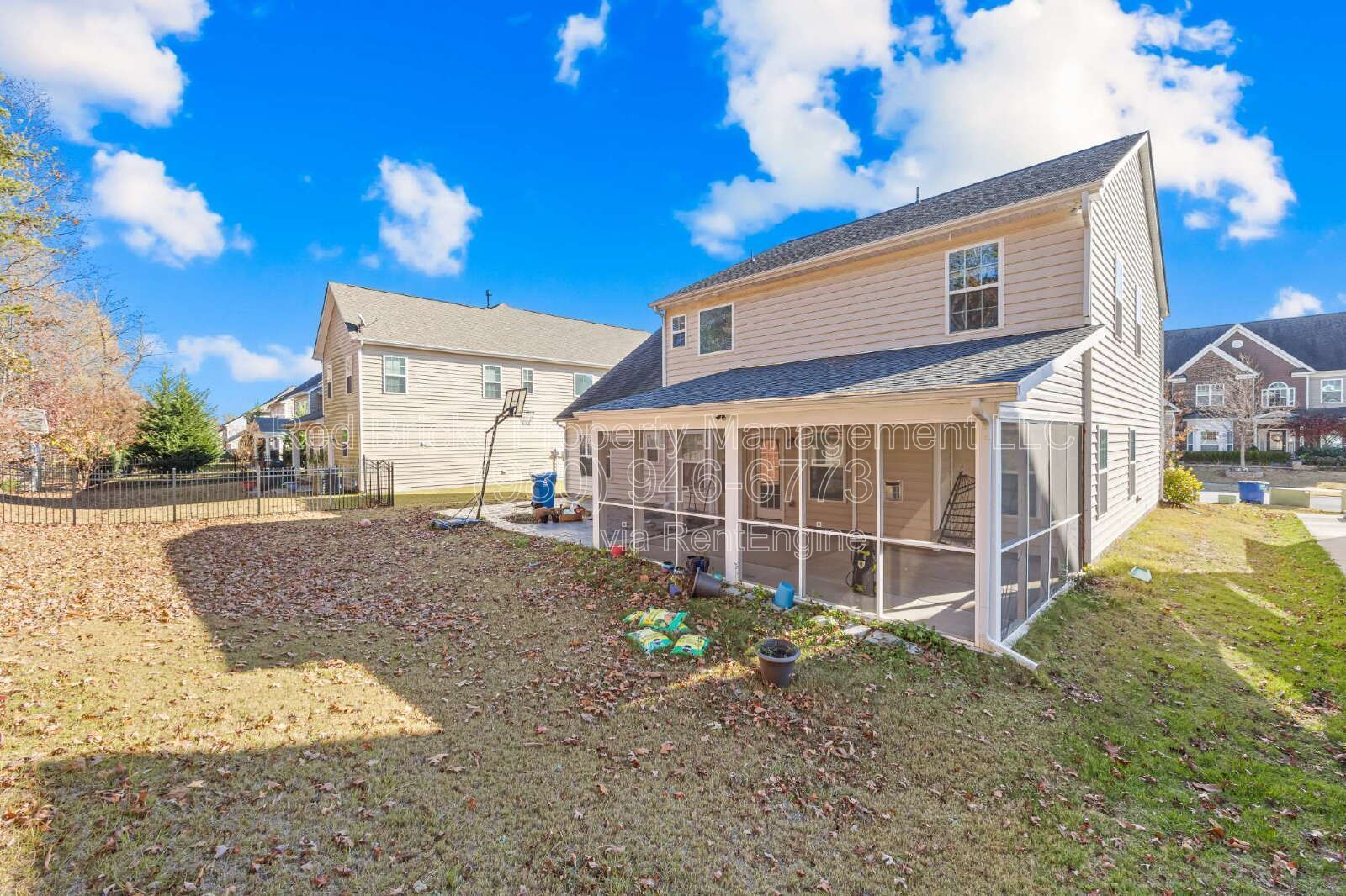 Spacious 5BR Home with Screened Porch & Fireplace! property image