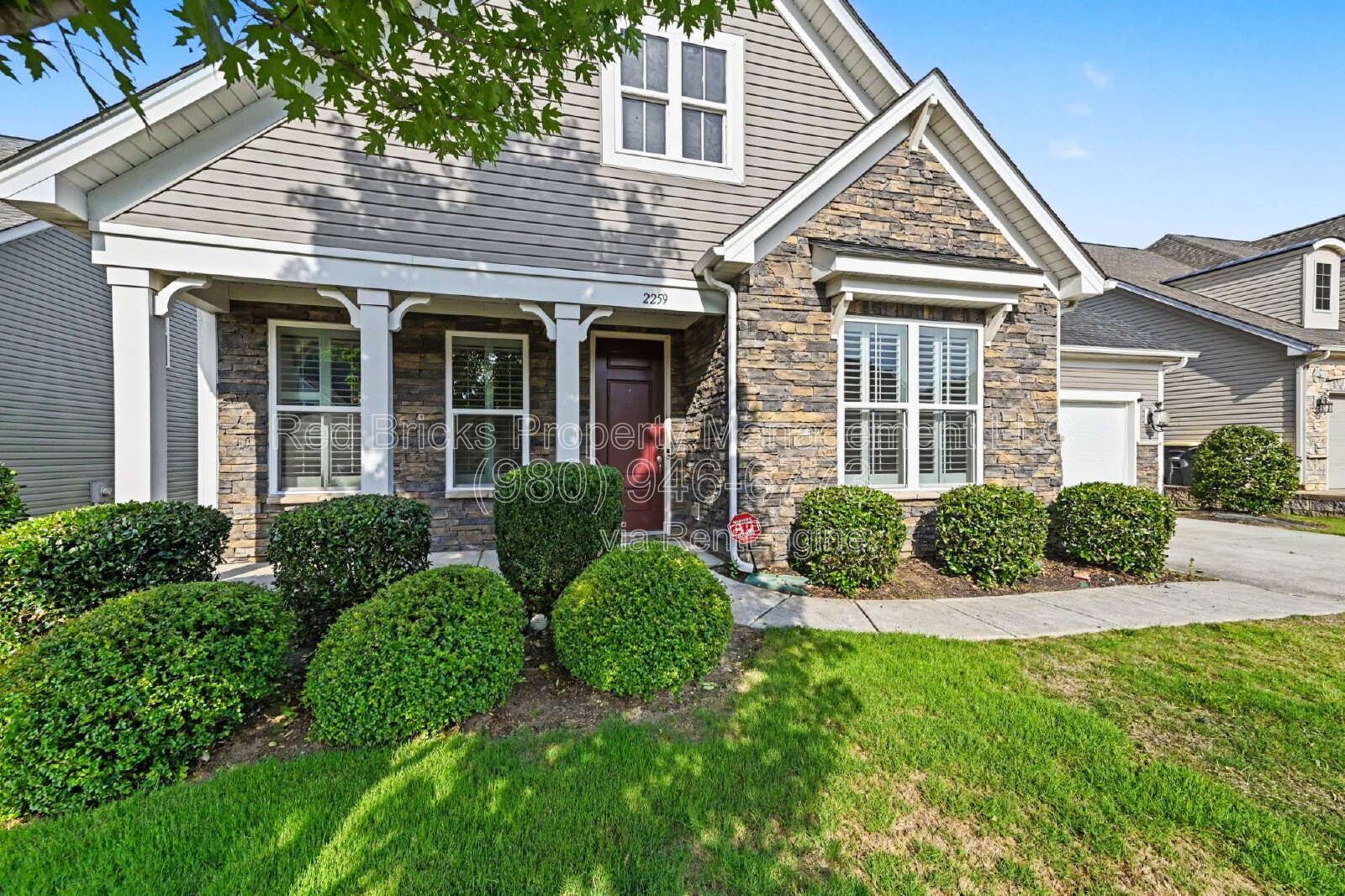 Stunning 1.5-Story Home with Loft & Gourmet Kitchen in Wellington Chase! property image