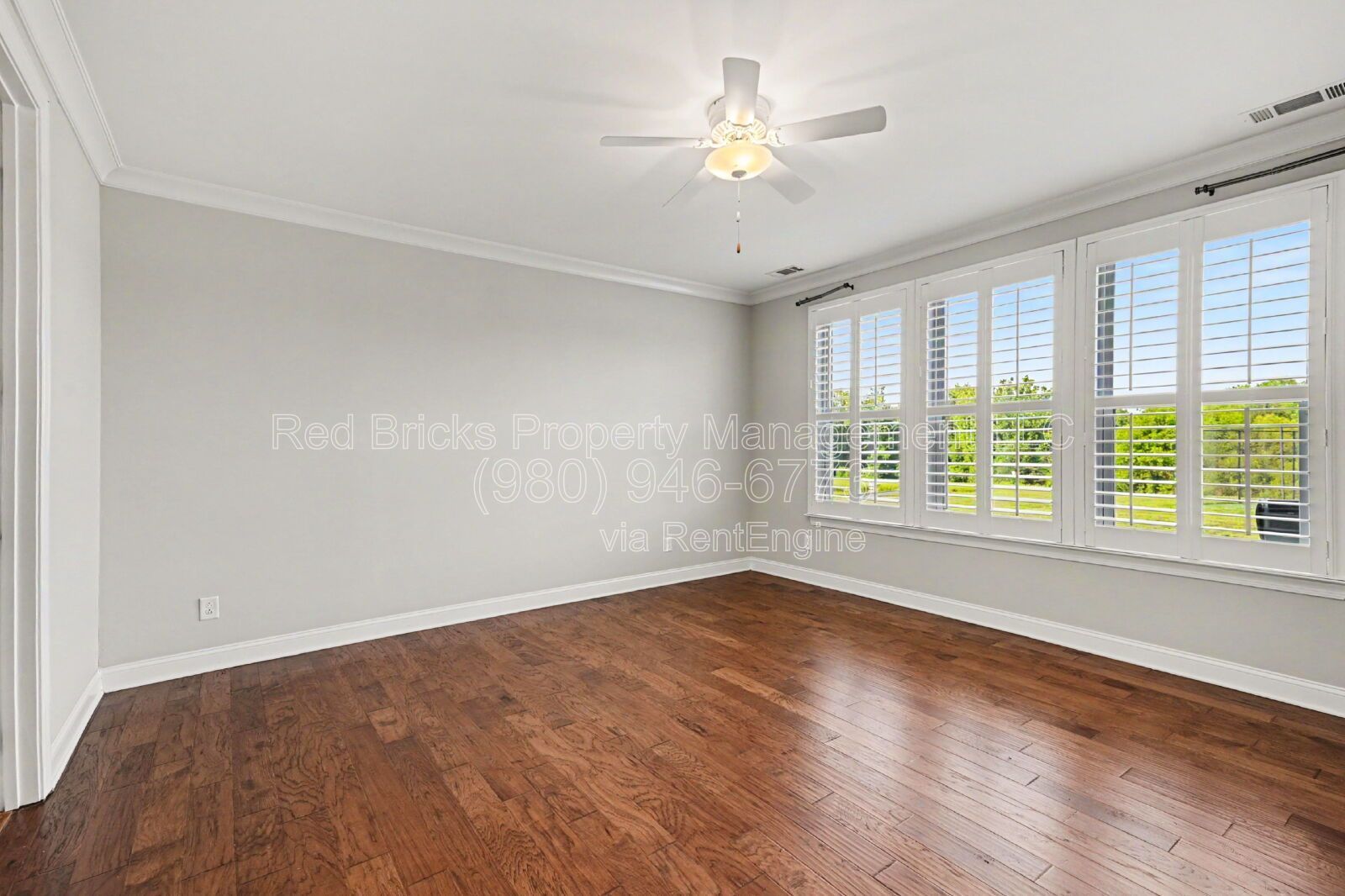 Stunning 1.5-Story Home with Loft & Gourmet Kitchen in Wellington Chase! property image