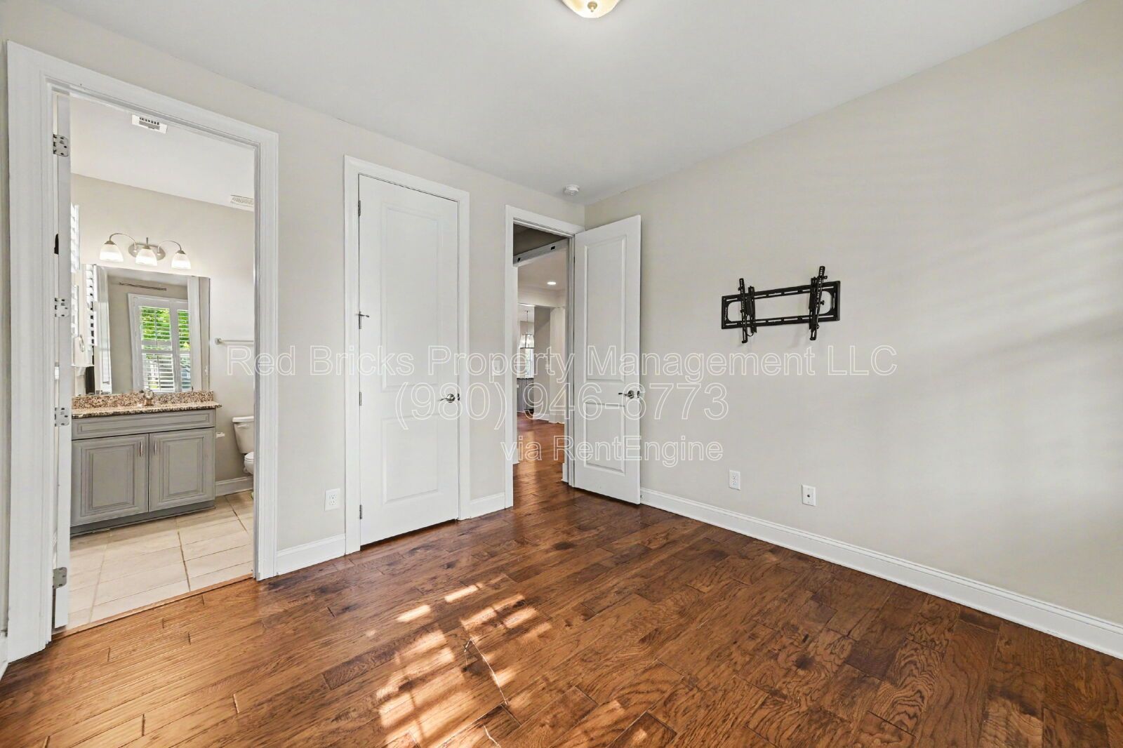 Stunning 1.5-Story Home with Loft & Gourmet Kitchen in Wellington Chase! property image