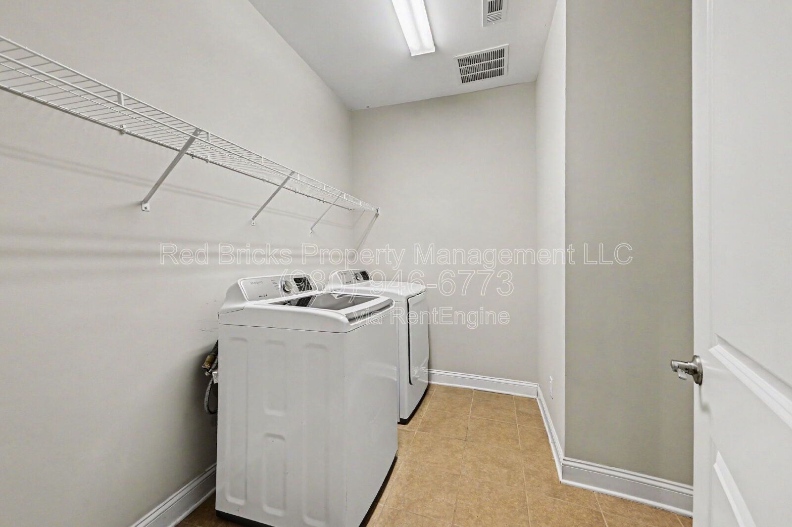 Stunning 1.5-Story Home with Loft & Gourmet Kitchen in Wellington Chase! property image