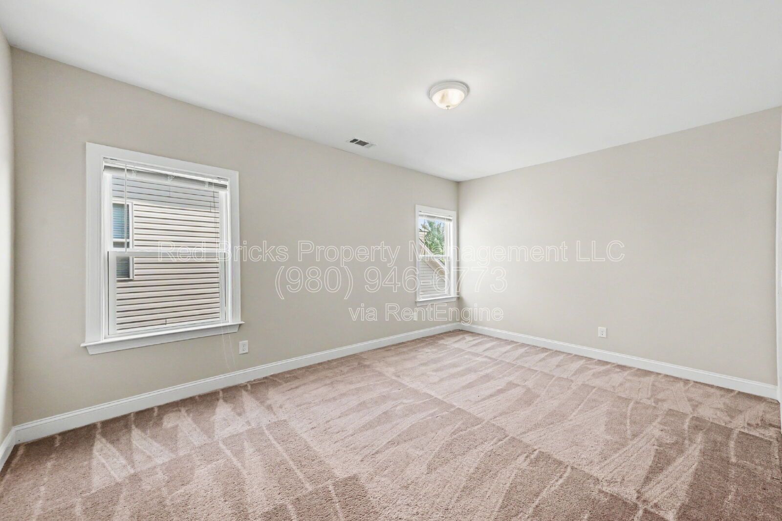Stunning 1.5-Story Home with Loft & Gourmet Kitchen in Wellington Chase! property image