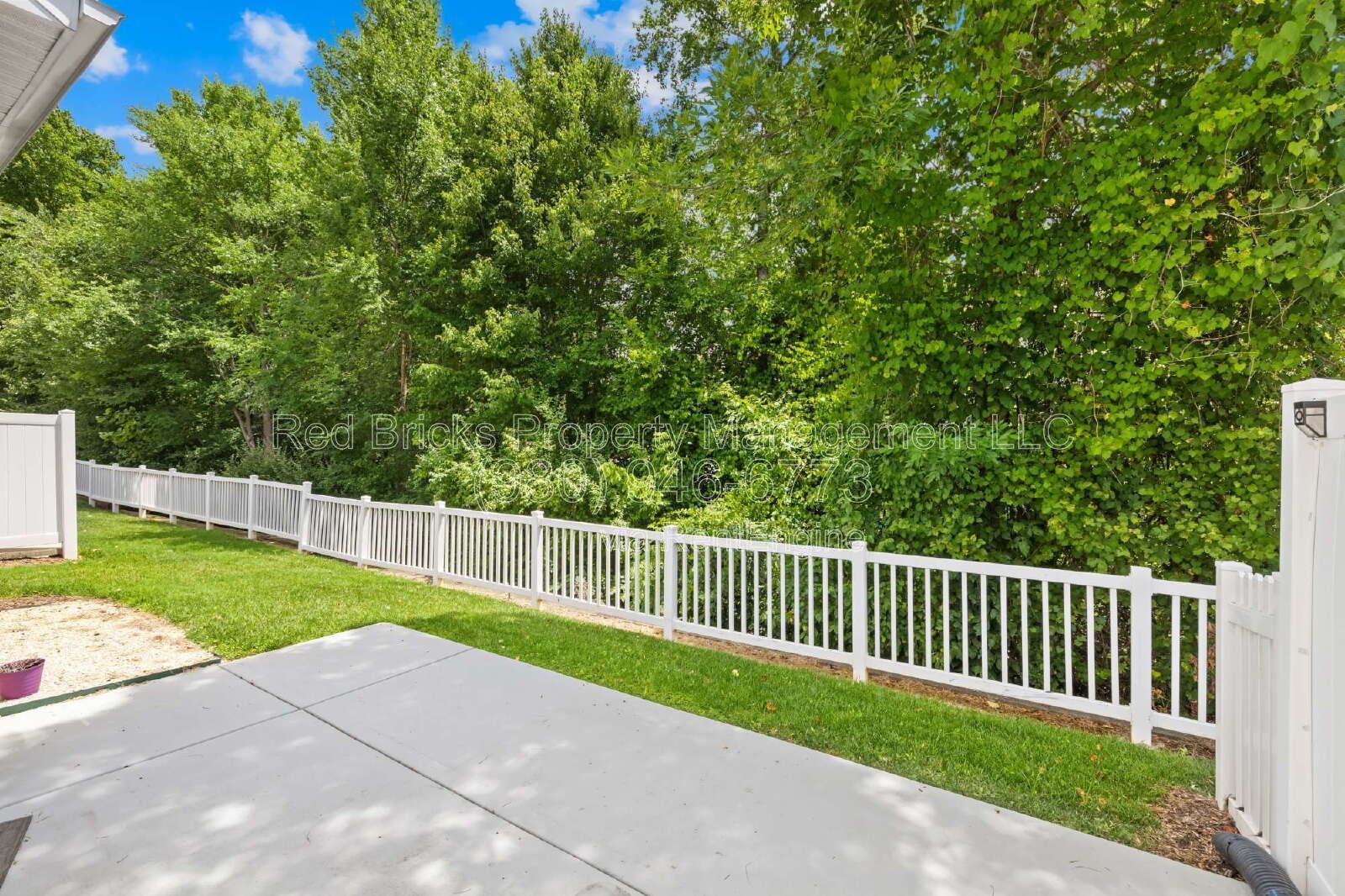 Stunning 3BR Townhome with Loft & Main-Level Primary Suite! property image