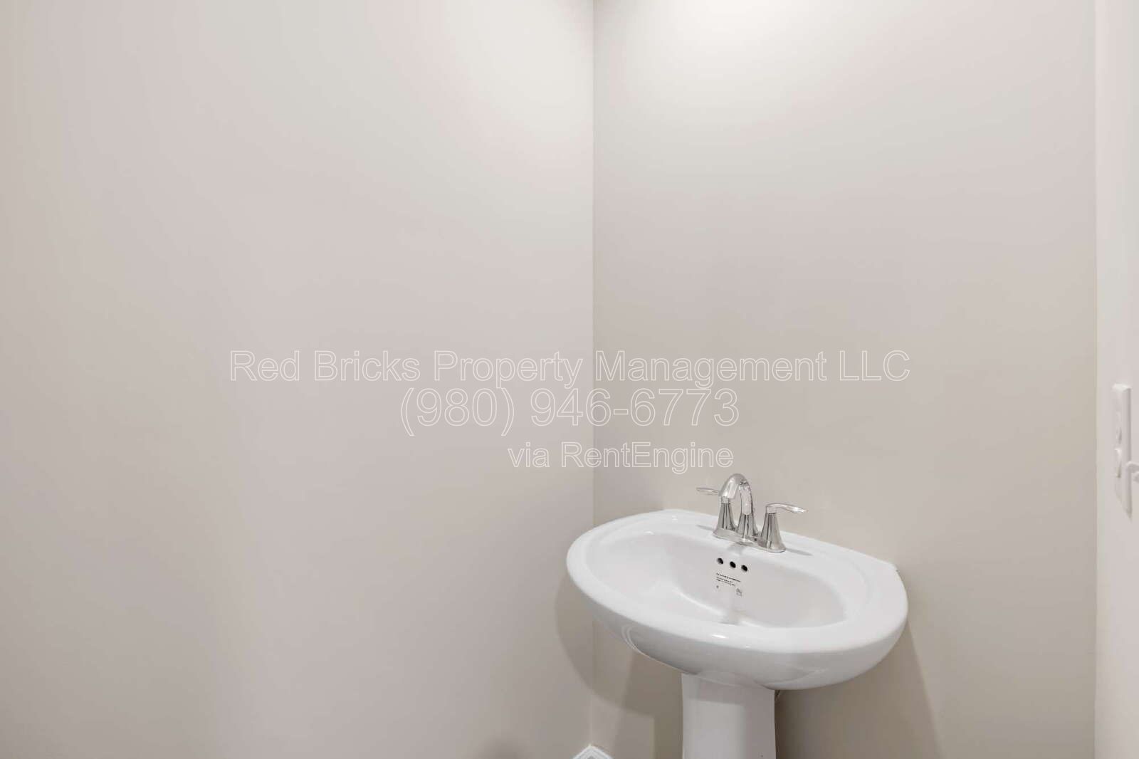 Like-New 5BR Home with Main-Level Primary Suite & Loft! property image