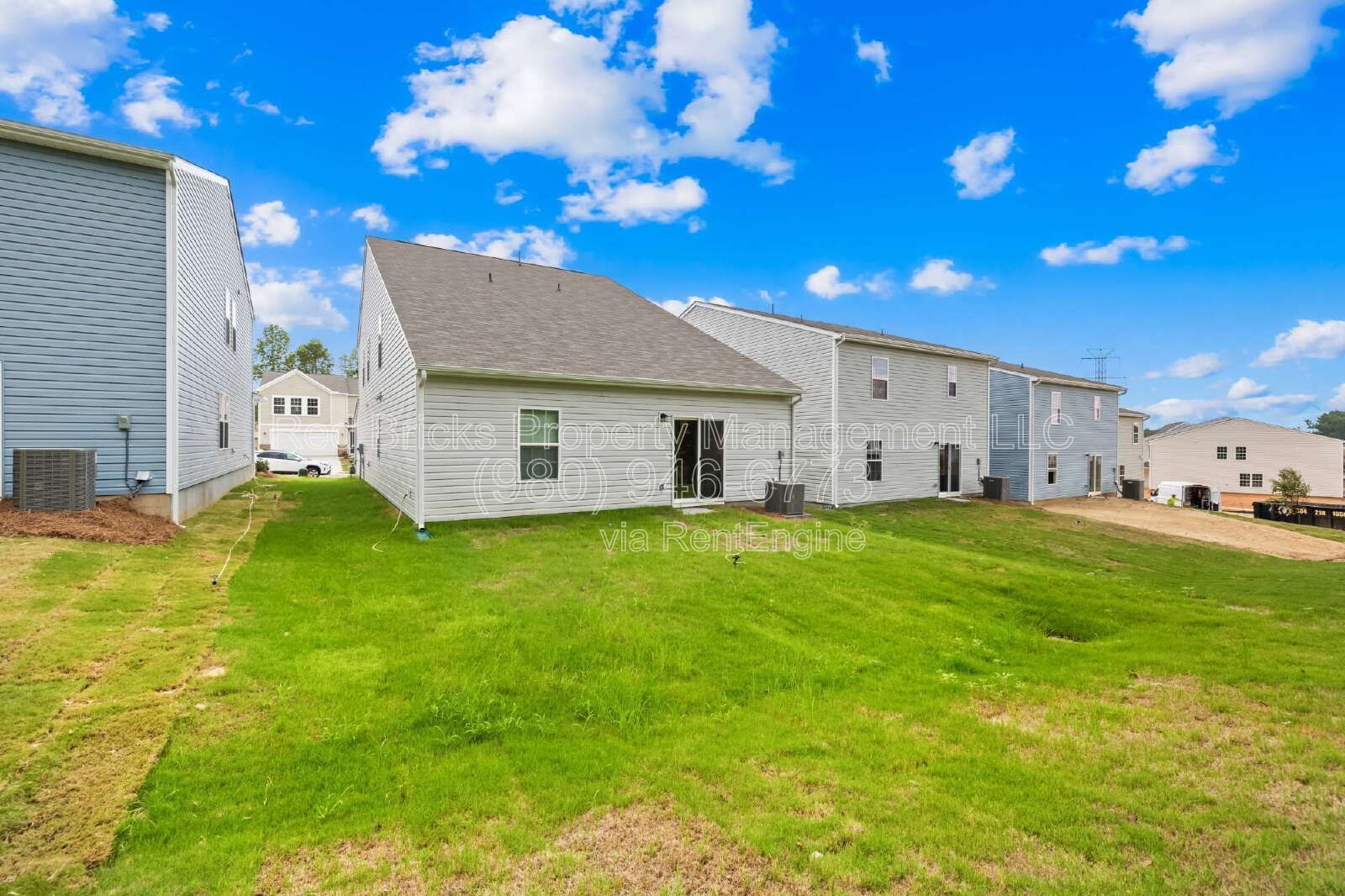 Like-New 5BR Home with Main-Level Primary Suite & Loft! property image