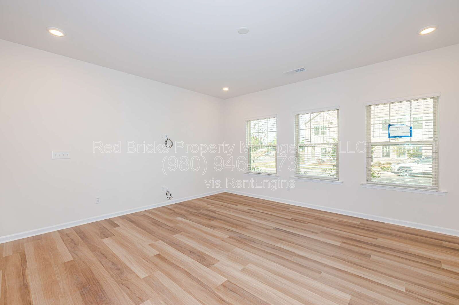 Like-New 4BR Townhome with Dual Primary Suites & Loft! property image