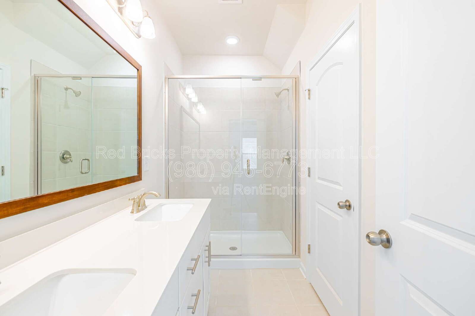 Like-New 4BR Townhome with Dual Primary Suites & Loft! property image
