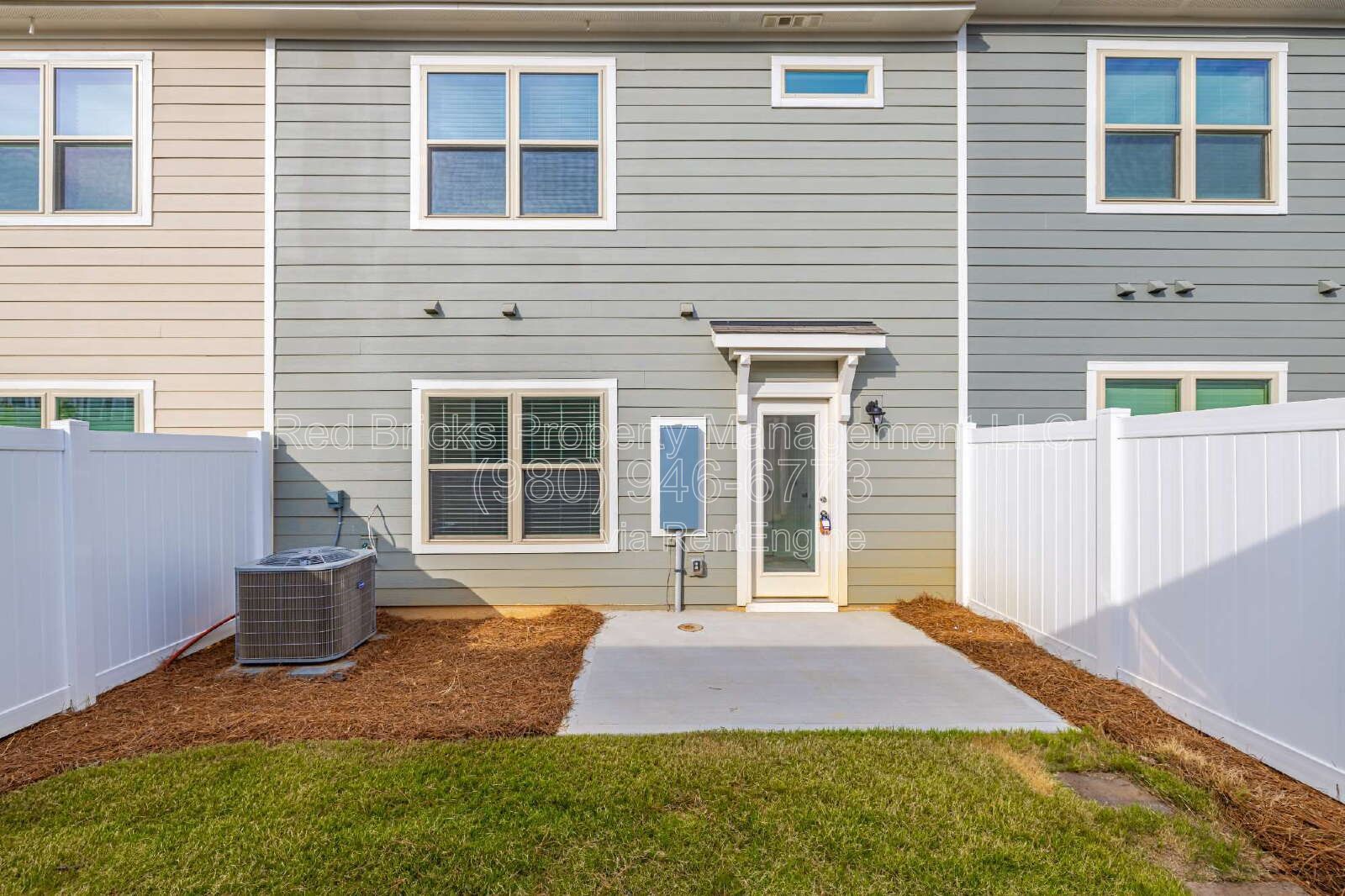 Like-New 4BR Townhome with Dual Primary Suites & Loft! property image