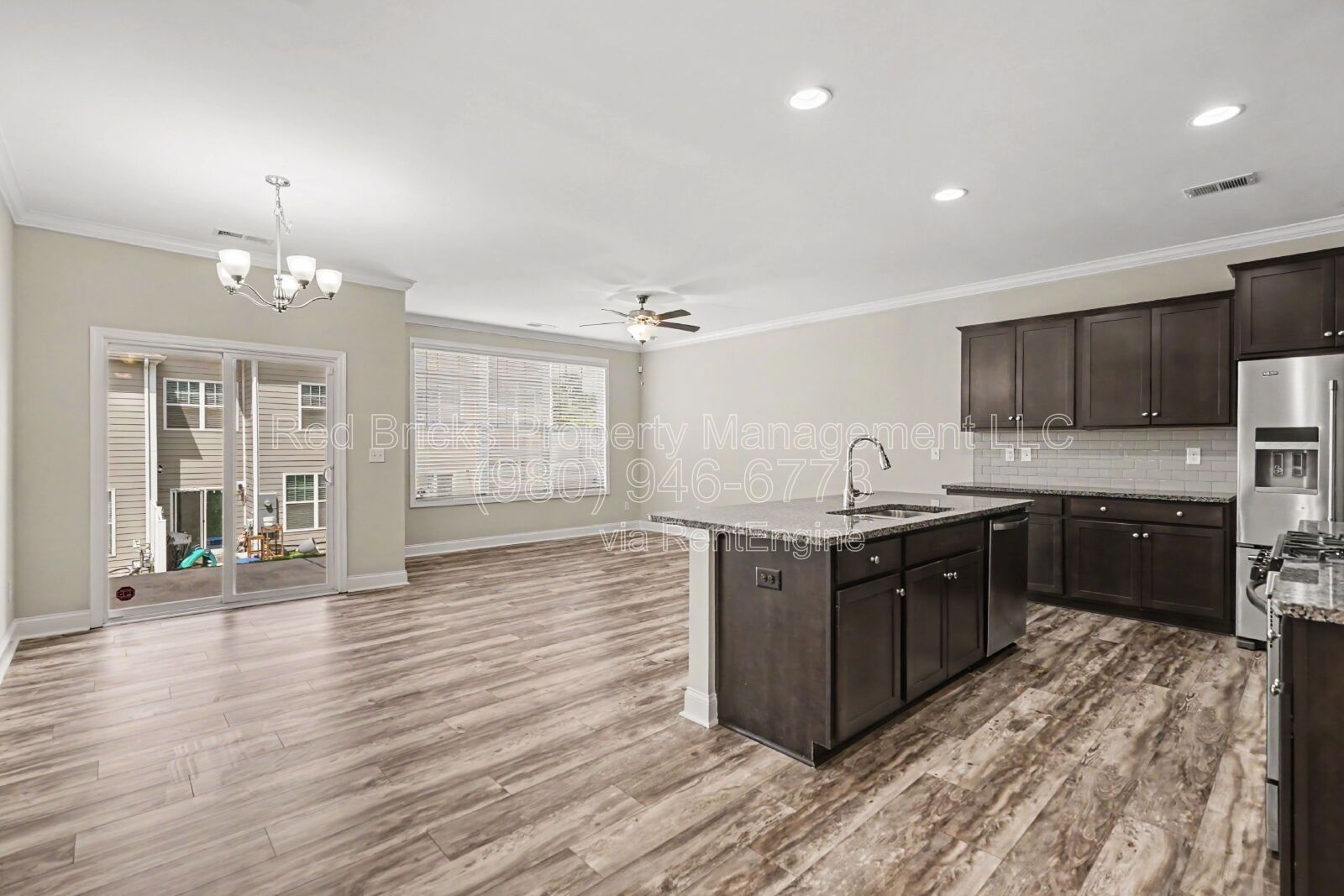 Charming 3BR Townhome in Woods at Davis Lake – Available Now! property image