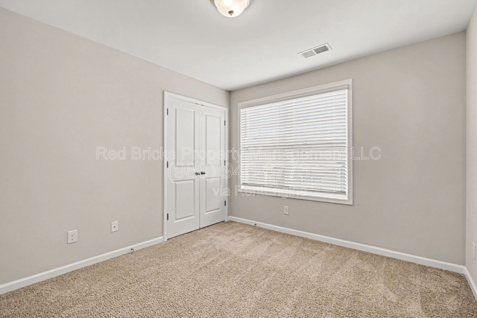 Charming 3BR Townhome in Woods at Davis Lake – Available Now! property image
