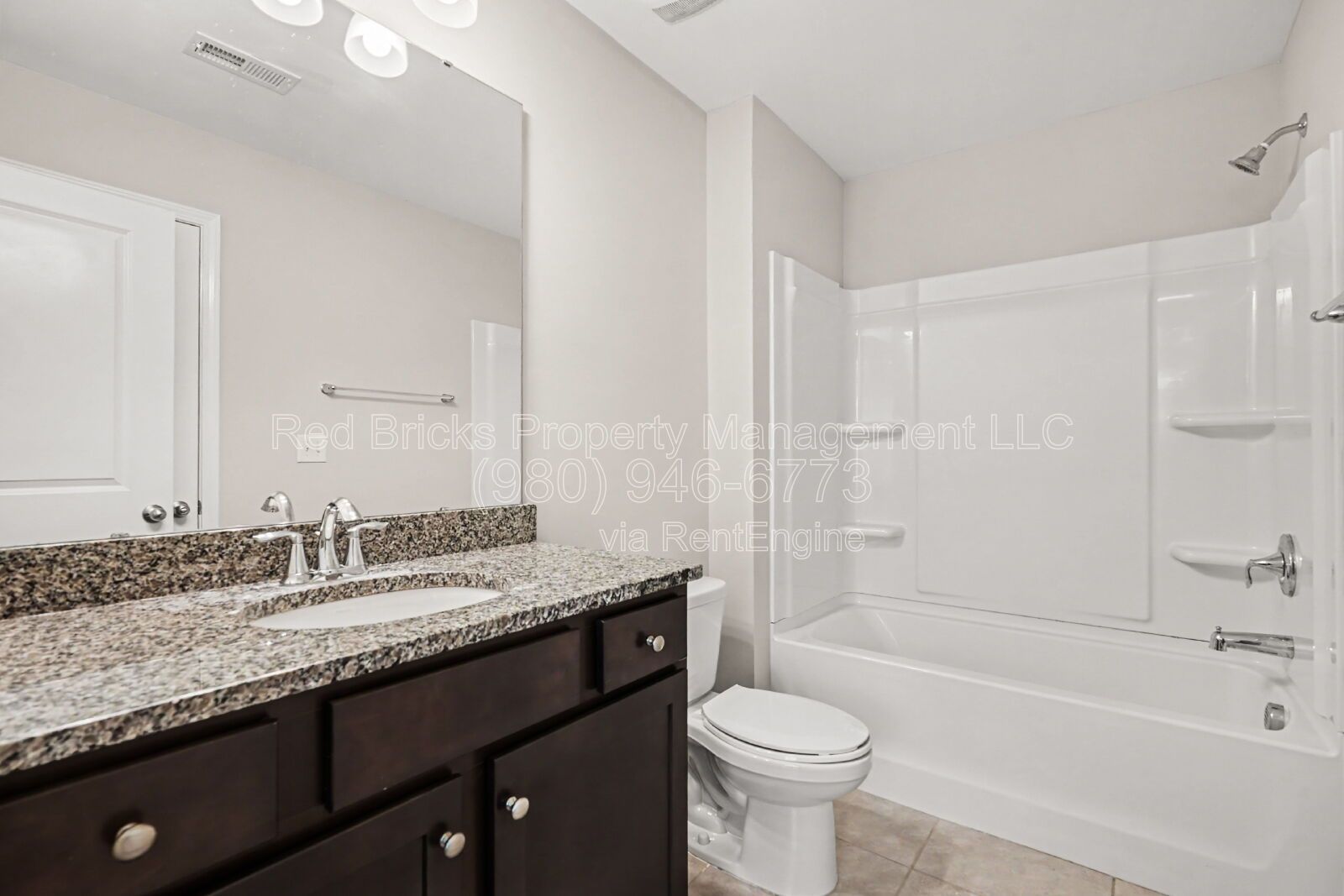 Charming 3BR Townhome in Woods at Davis Lake – Available Now! property image