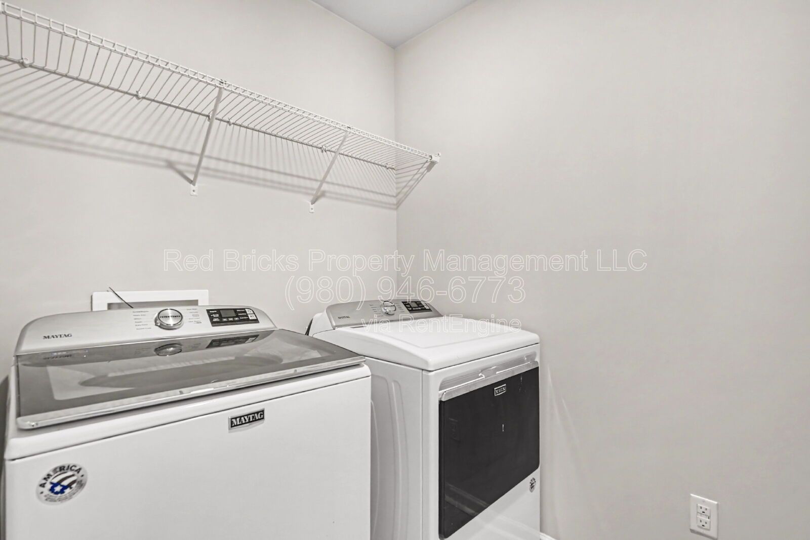 Charming 3BR Townhome in Woods at Davis Lake – Available Now! property image