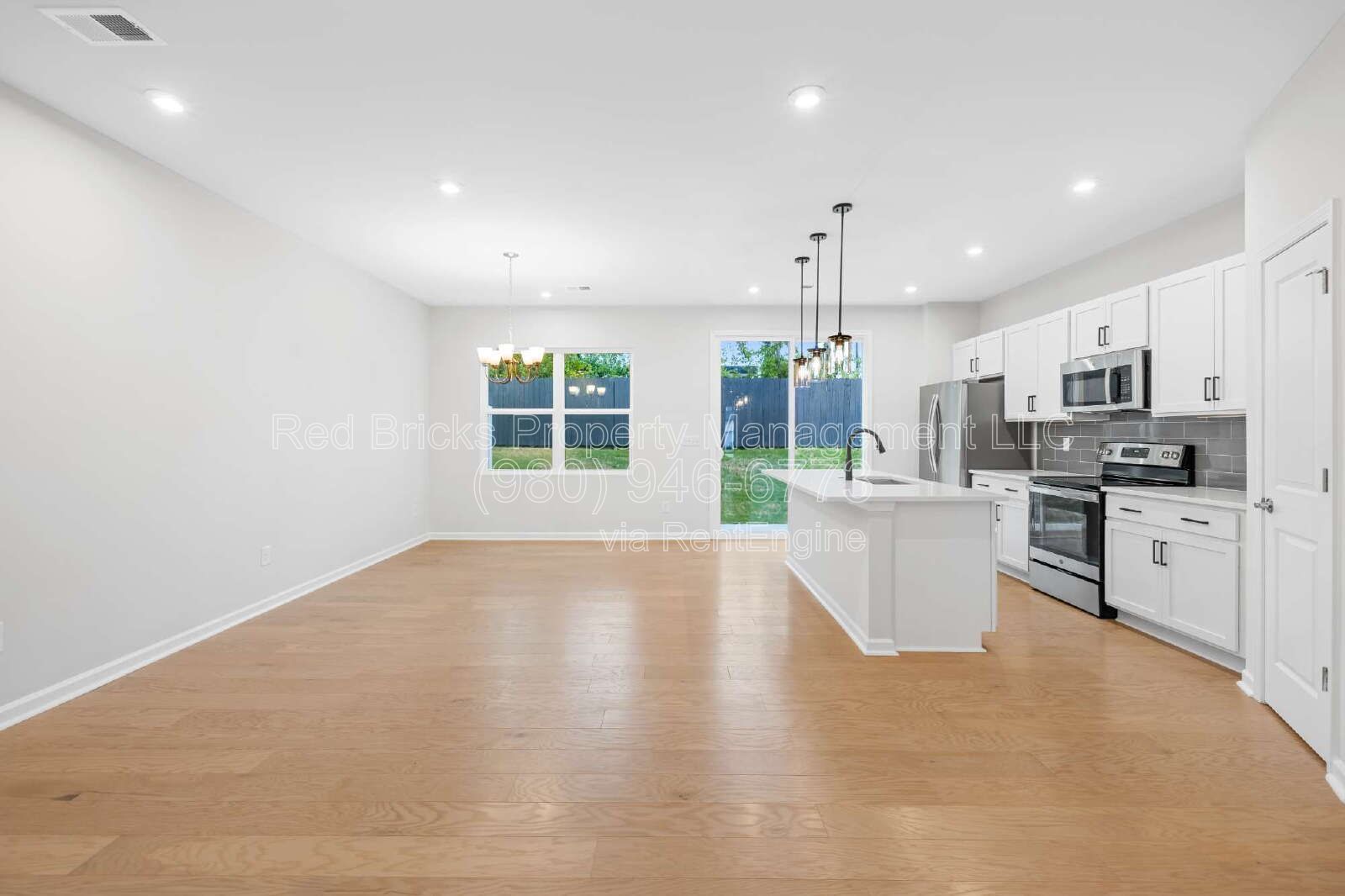 Like-New End-Unit + $500 Off First Month! property image